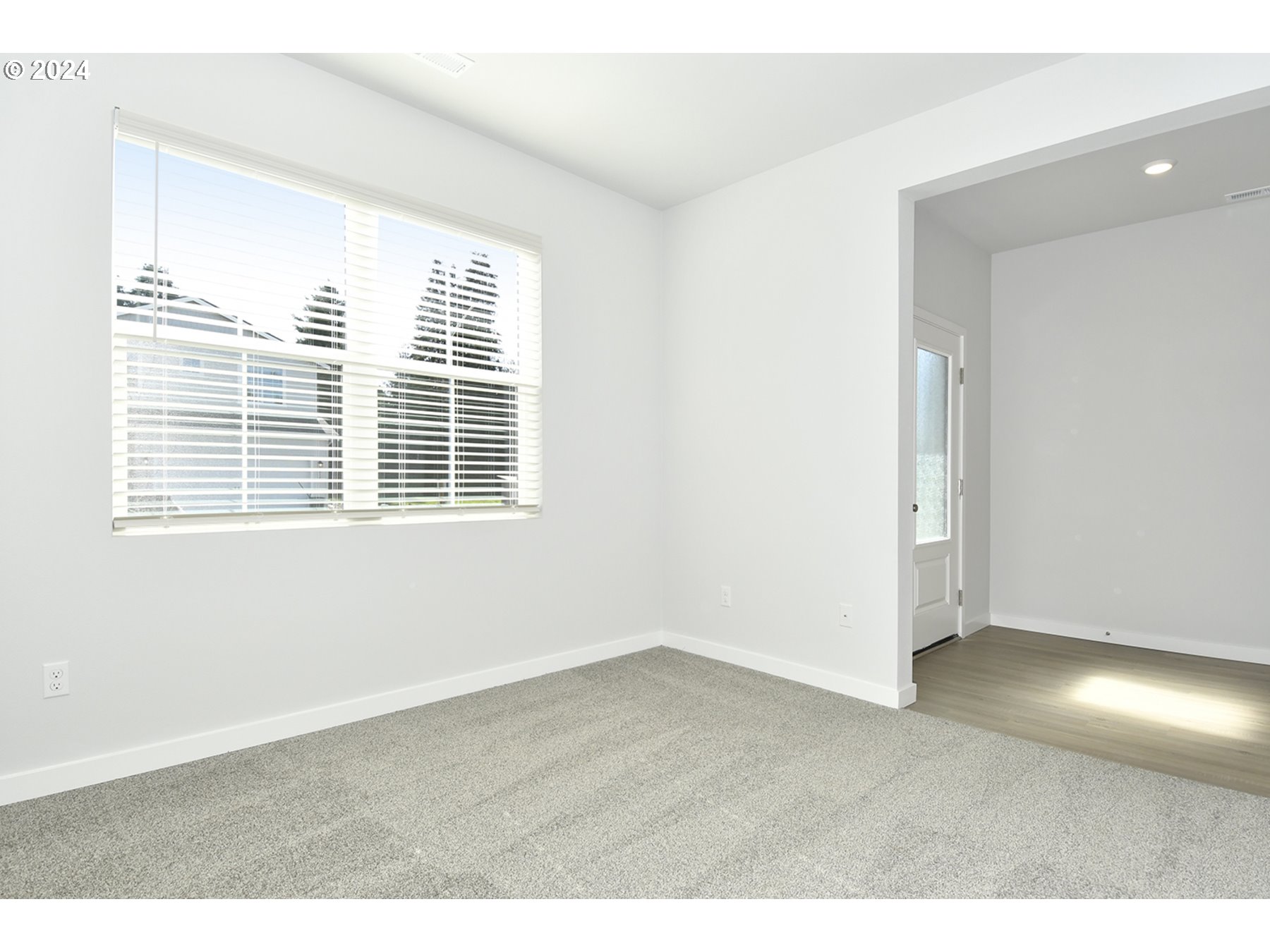 property viewer photo 2