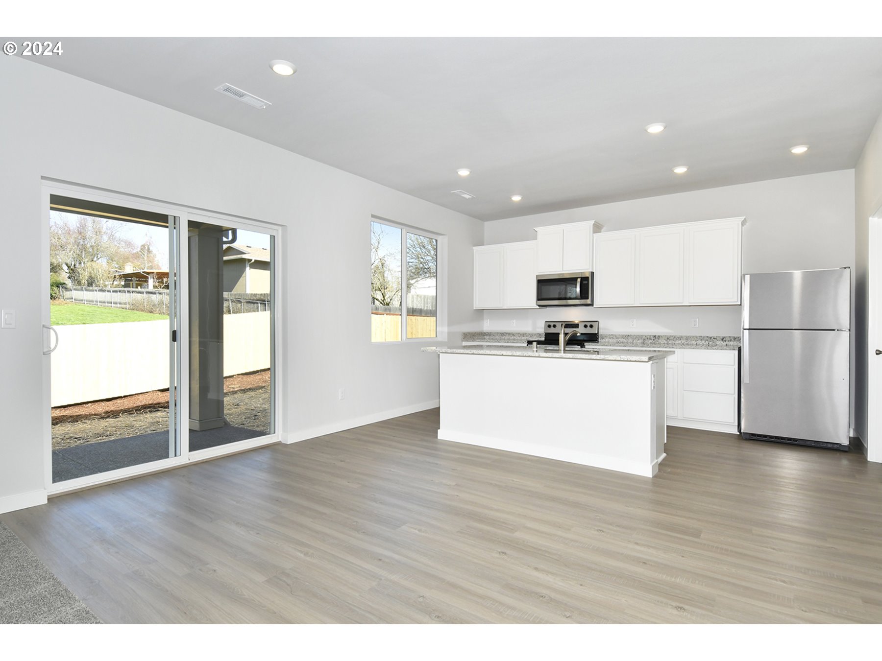 property viewer photo 5