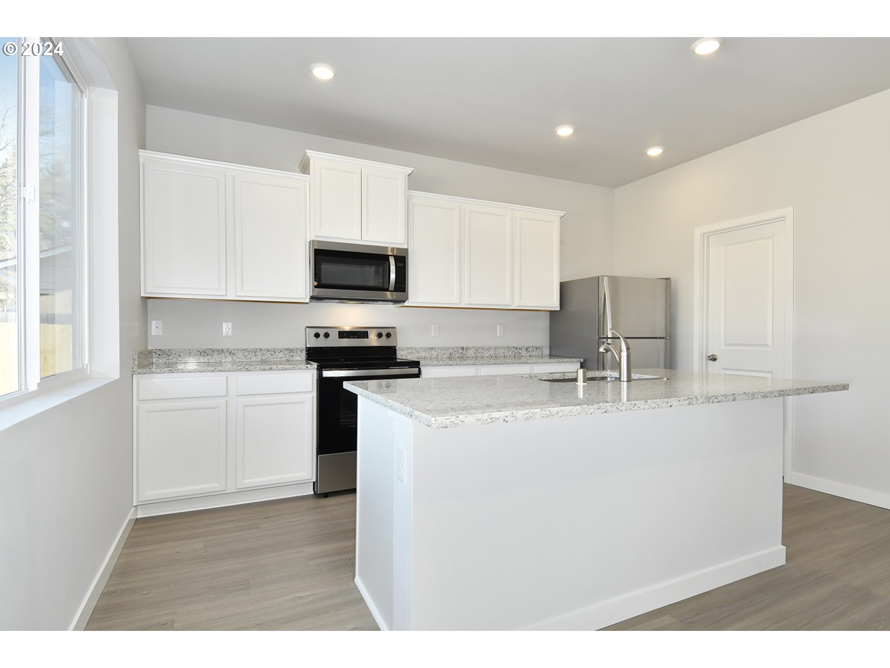 property viewer photo 7