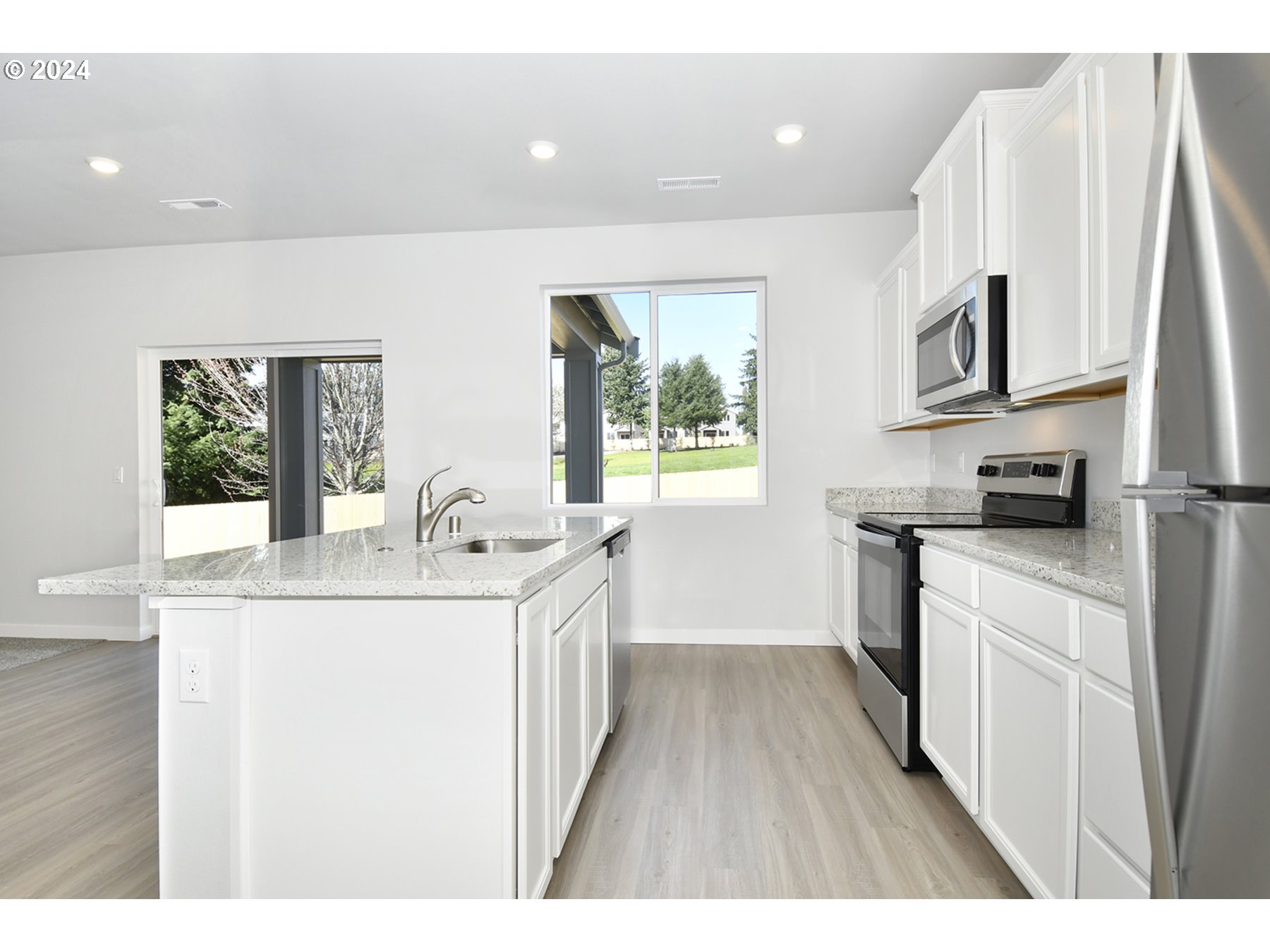 property viewer photo 8