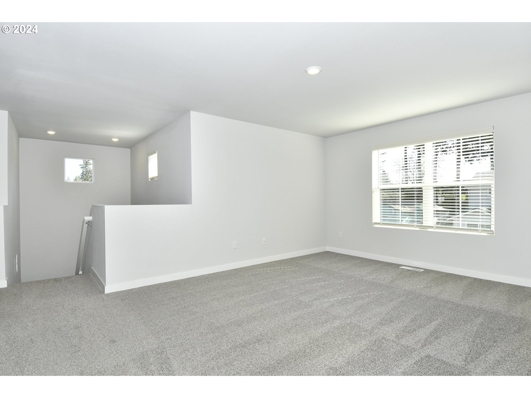 property viewer photo 9
