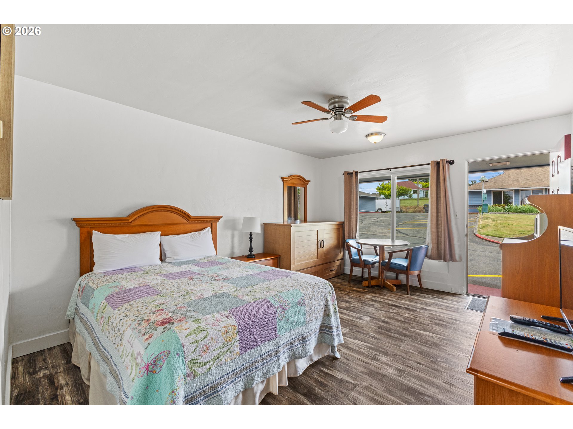 main property photo 16