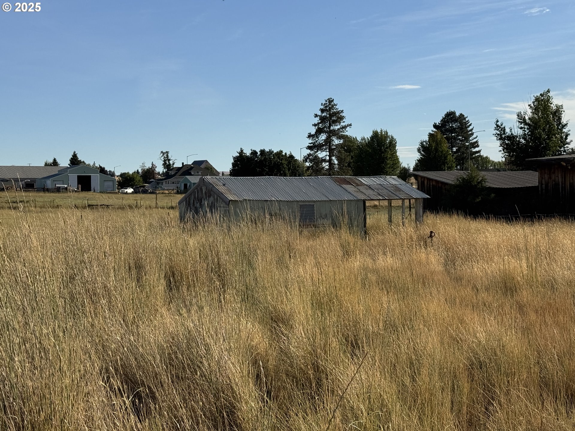 main property photo 11