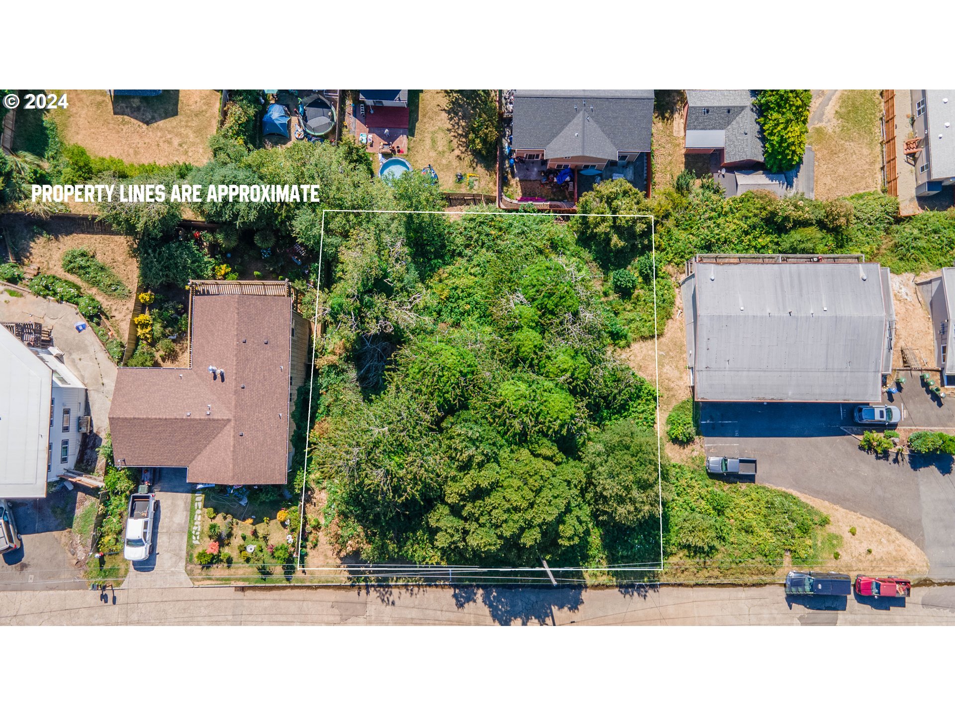 main property photo 13