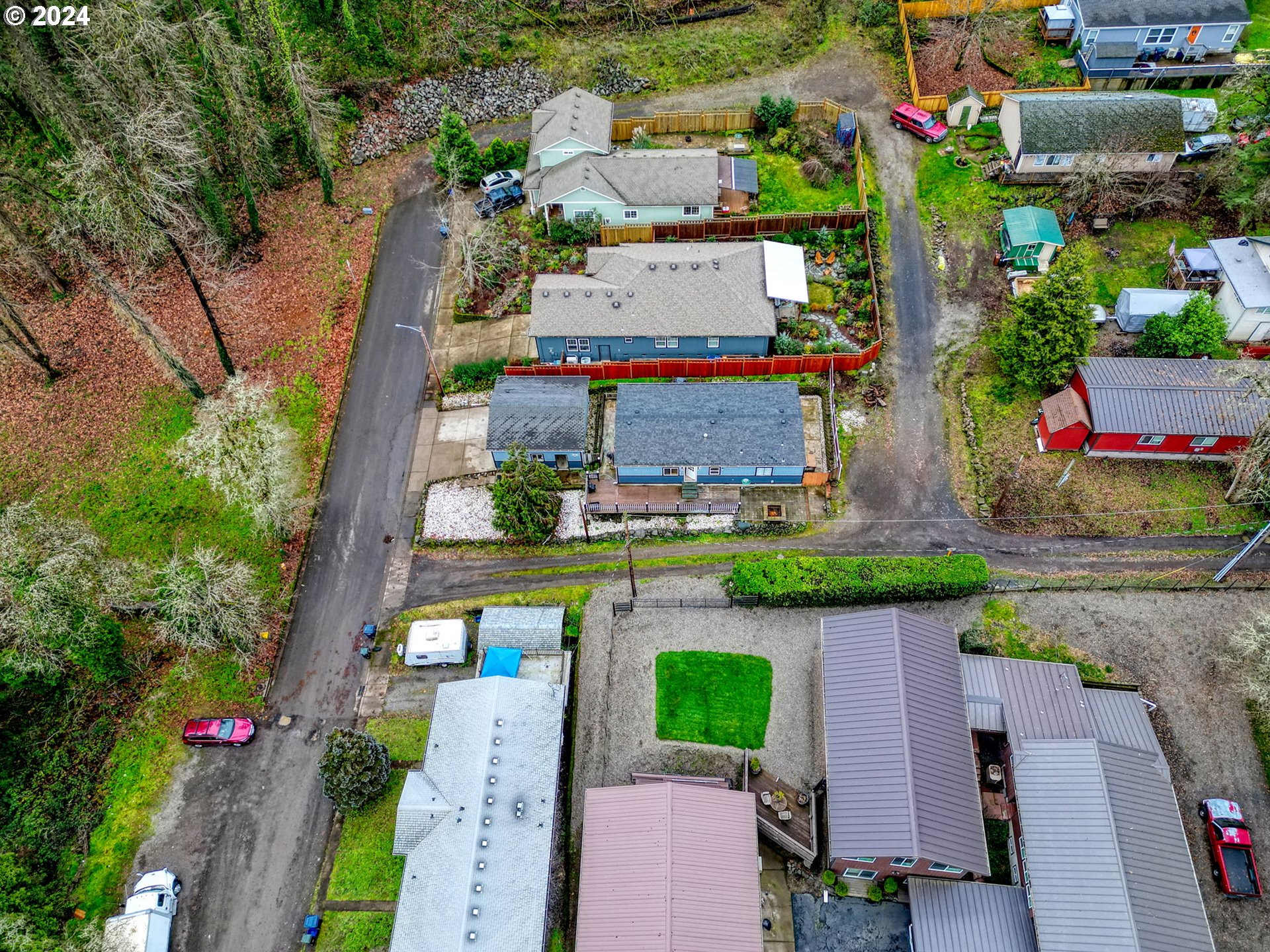 main property photo 39