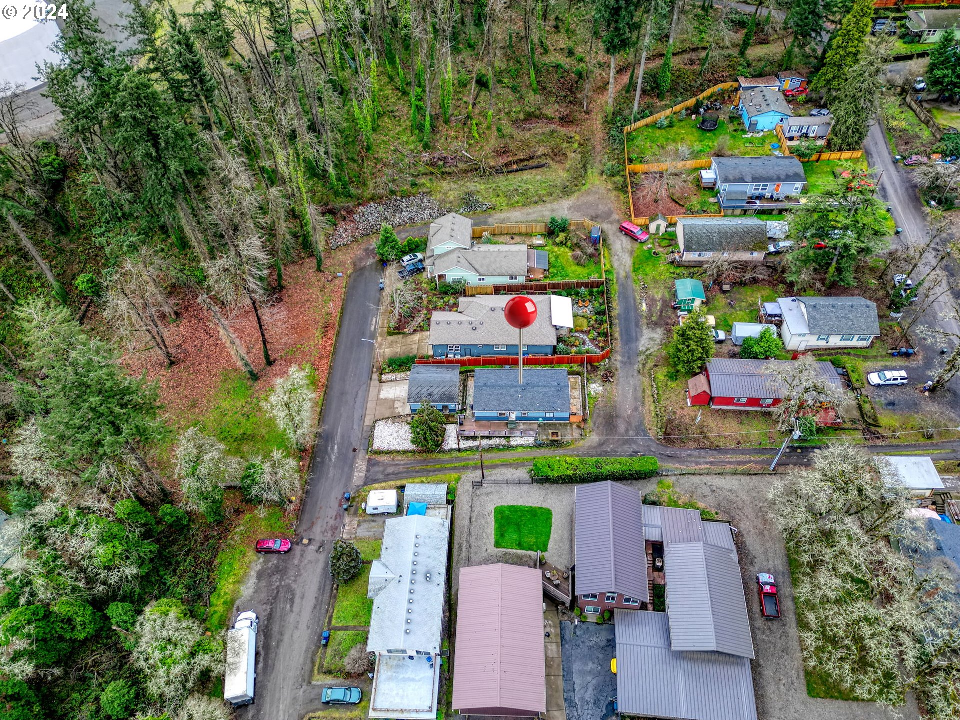 main property photo 40