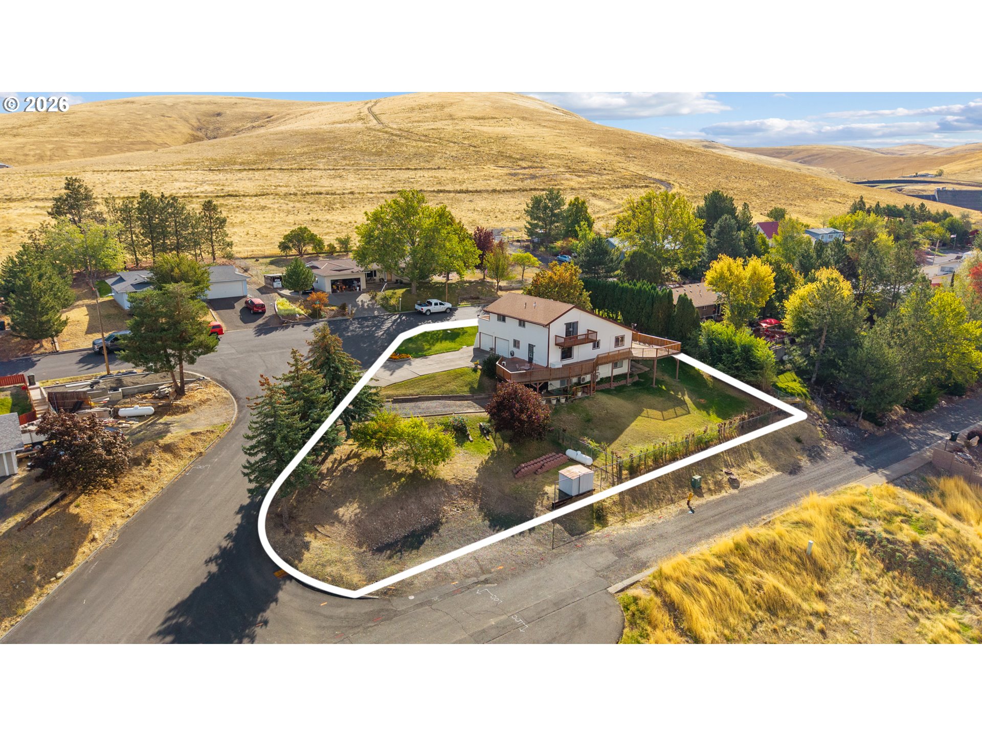 main property photo 40