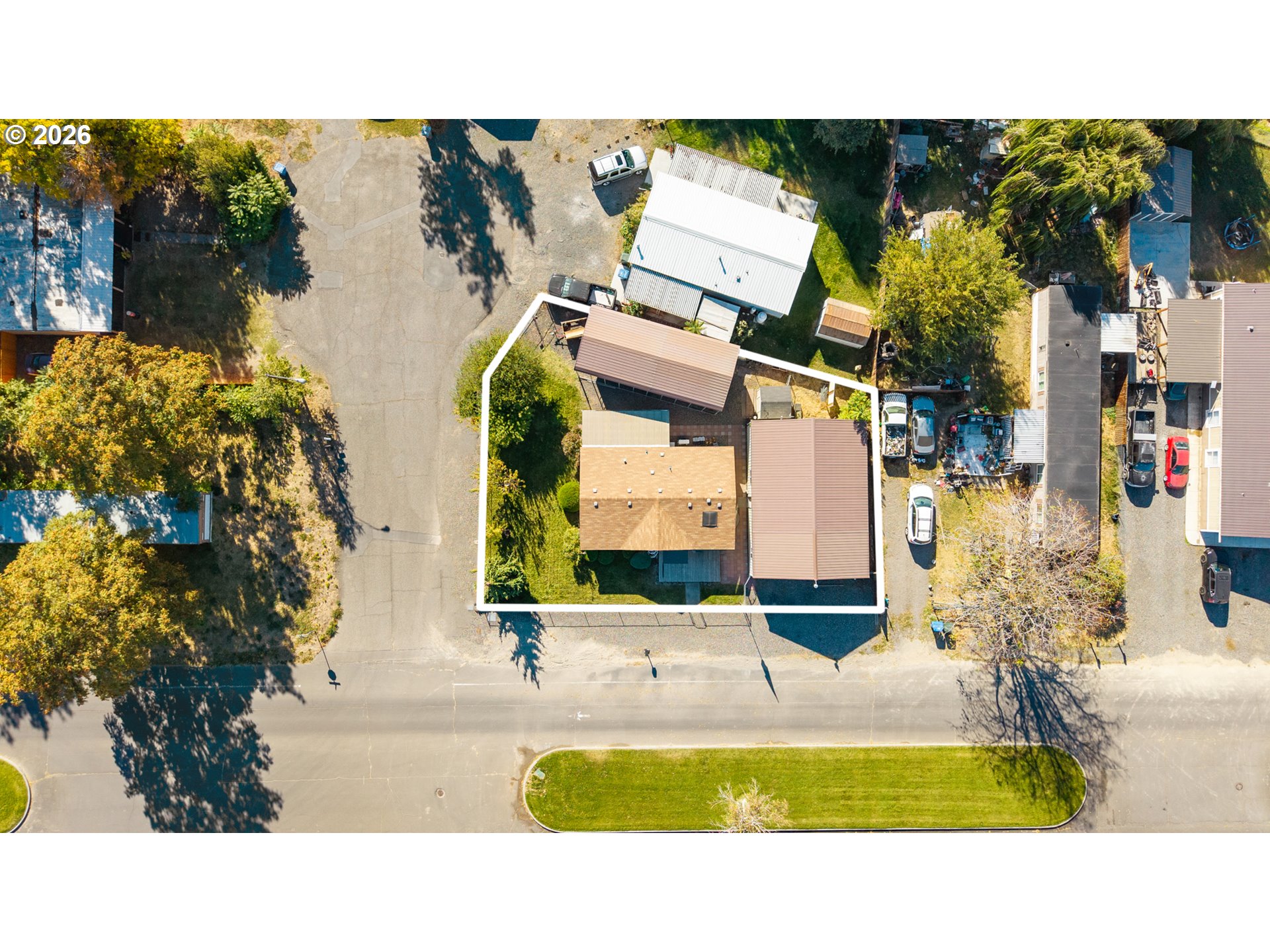 main property photo 32