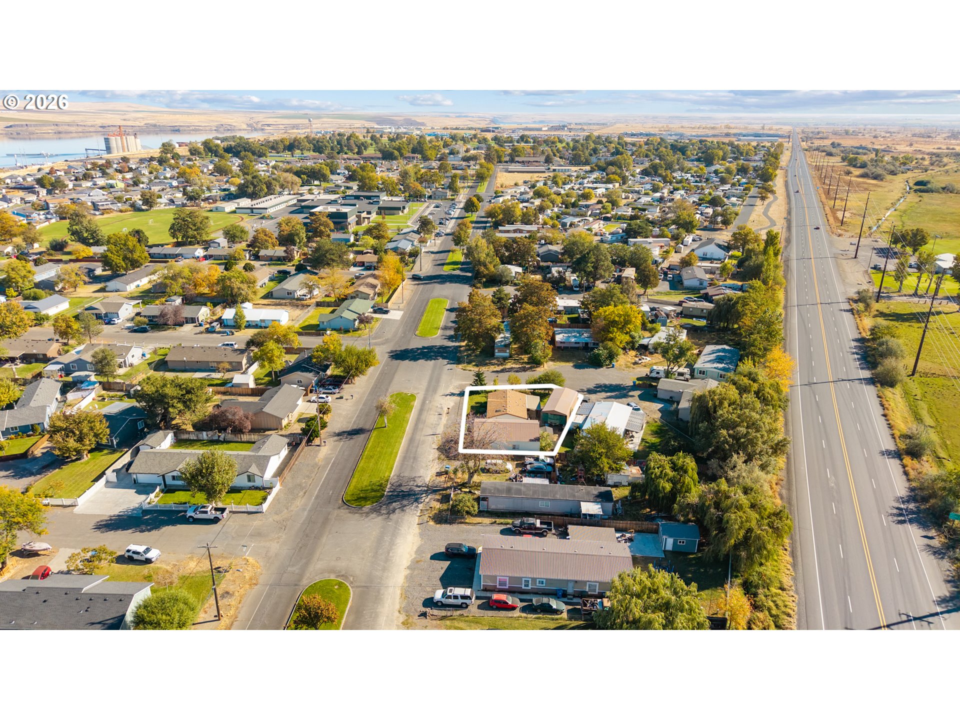 main property photo 37