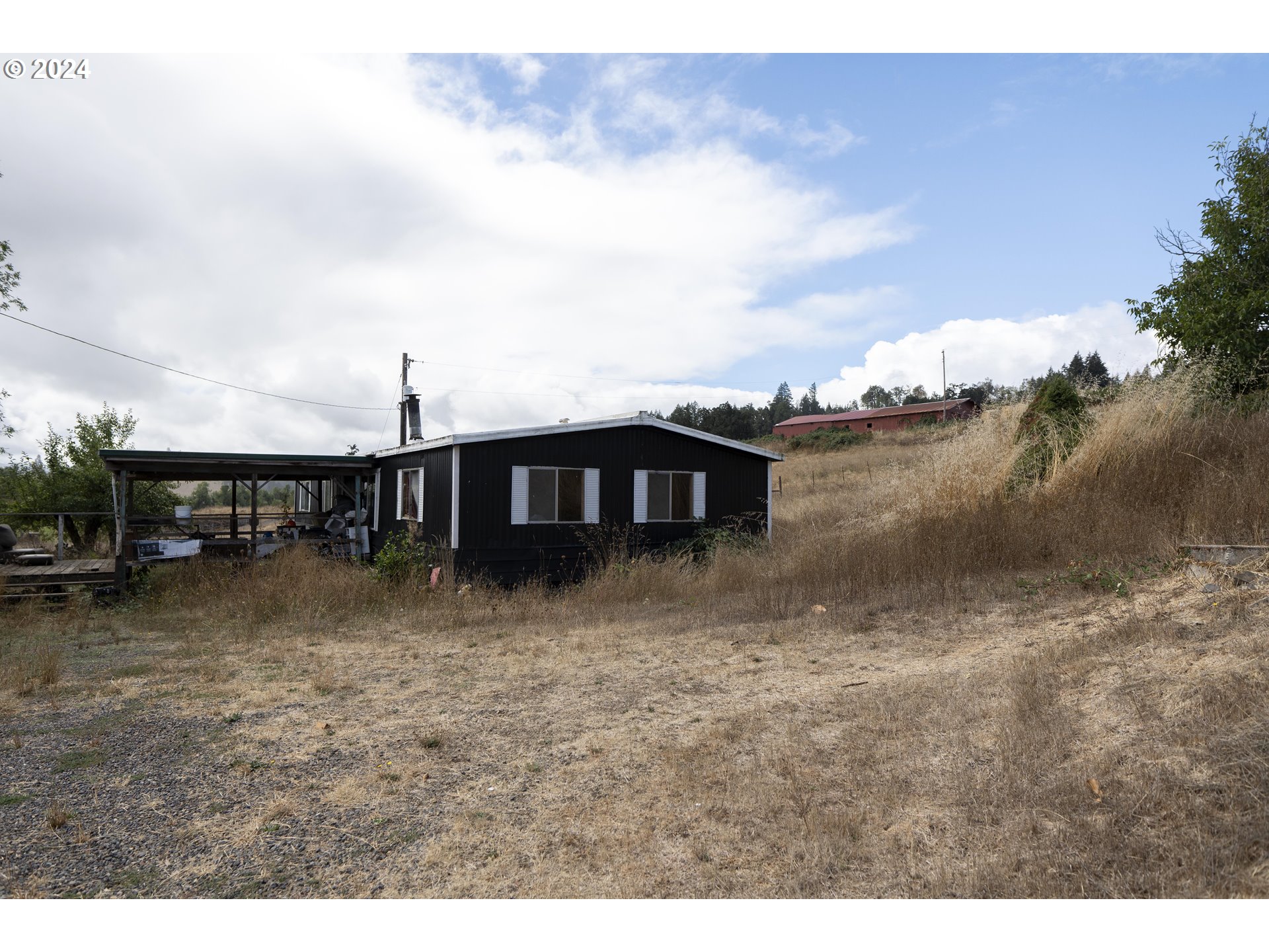 main property photo 35