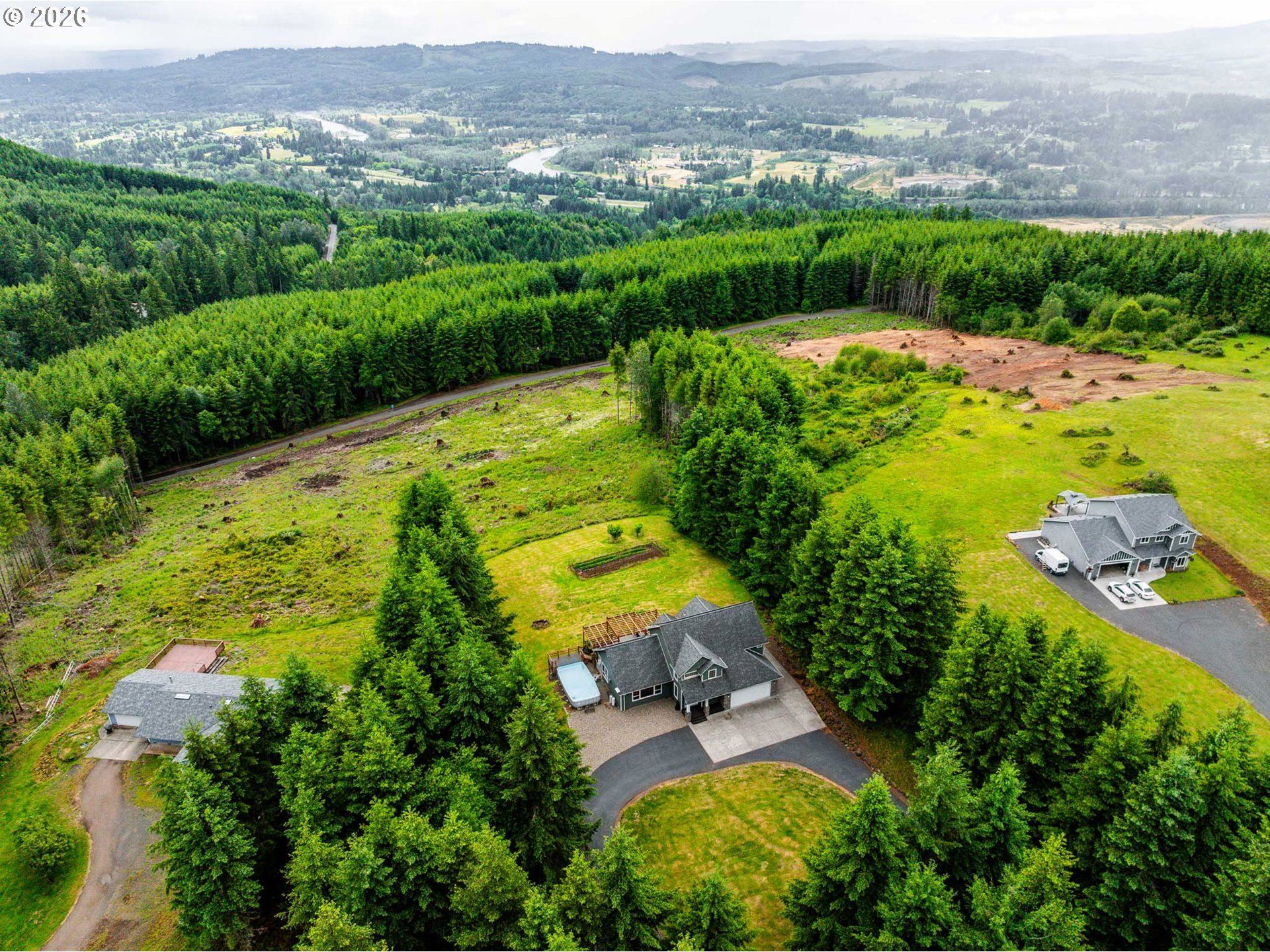 main property photo 40