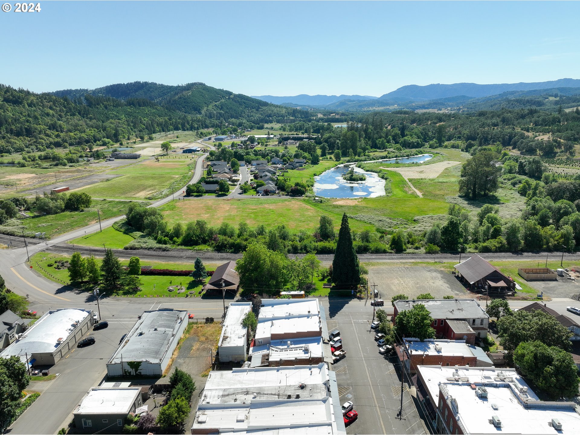 main property photo 30