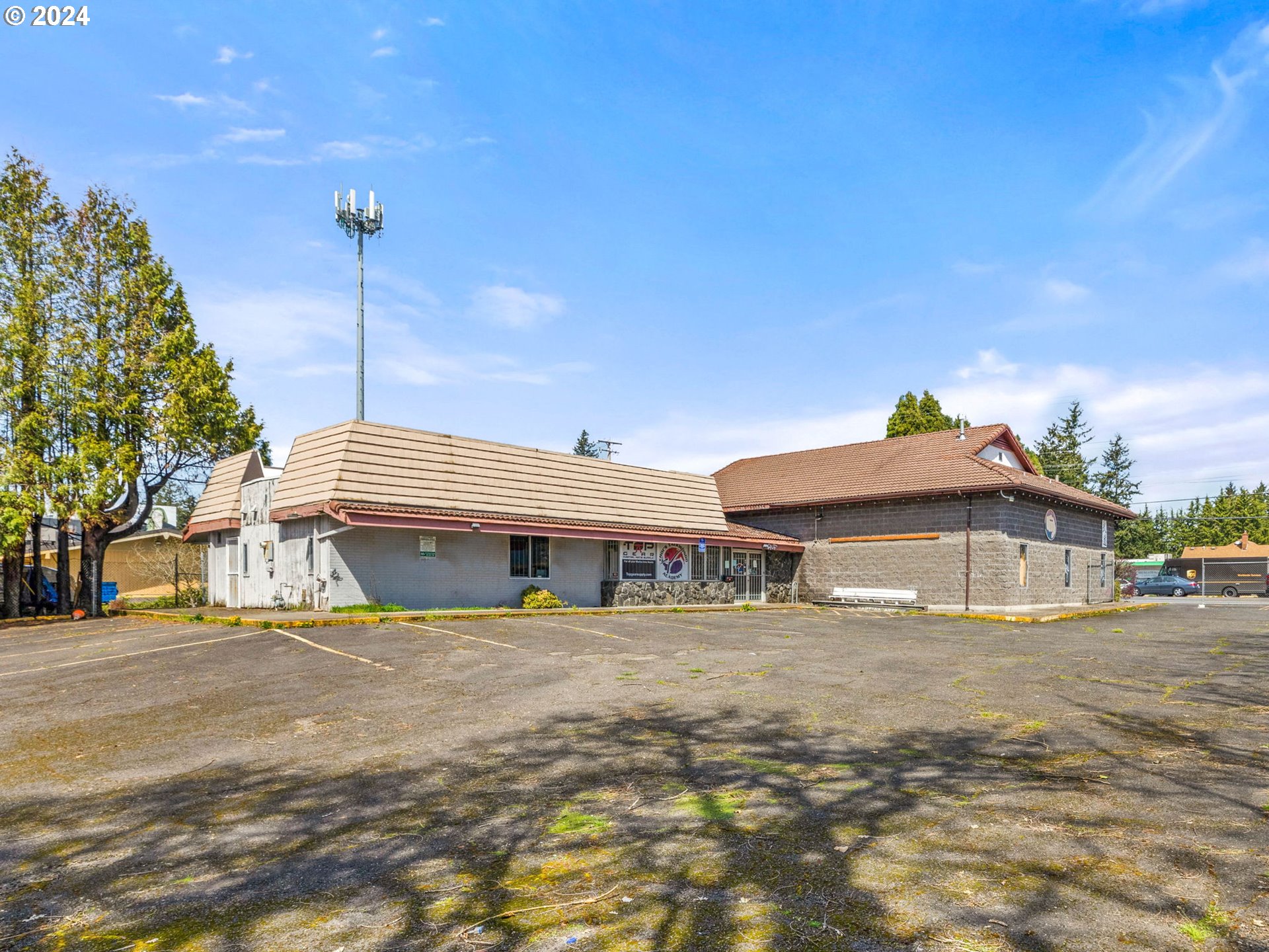main property photo 24