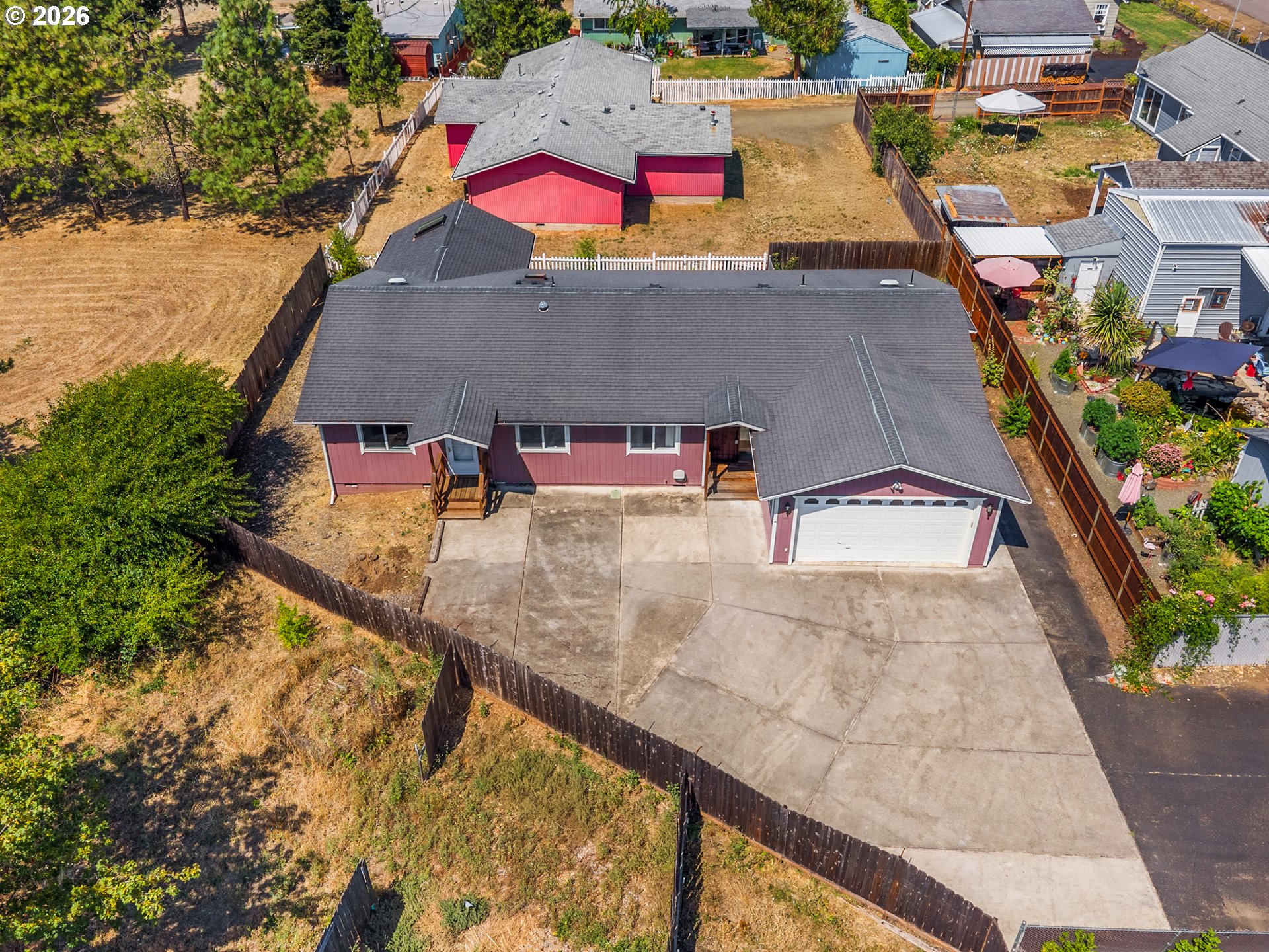 main property photo 40