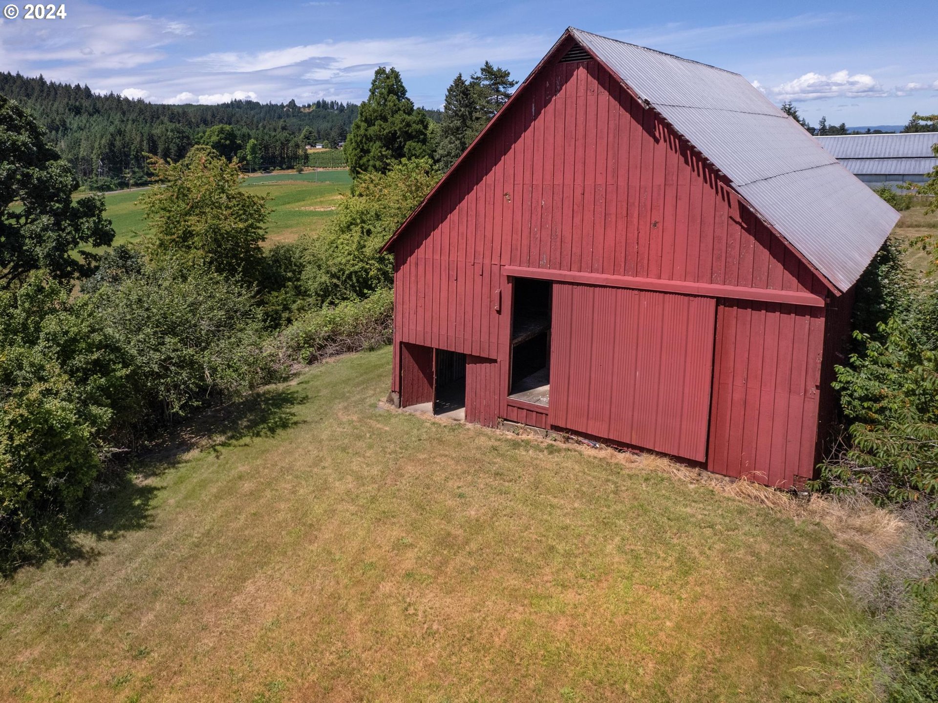 main property photo 34