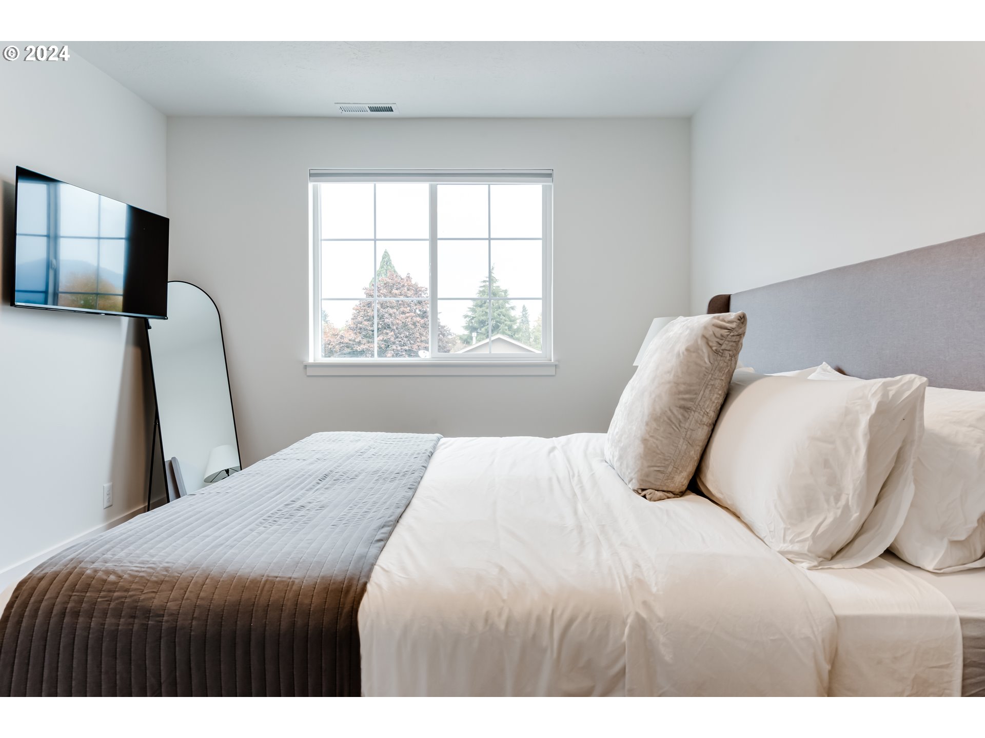 property viewer photo 16