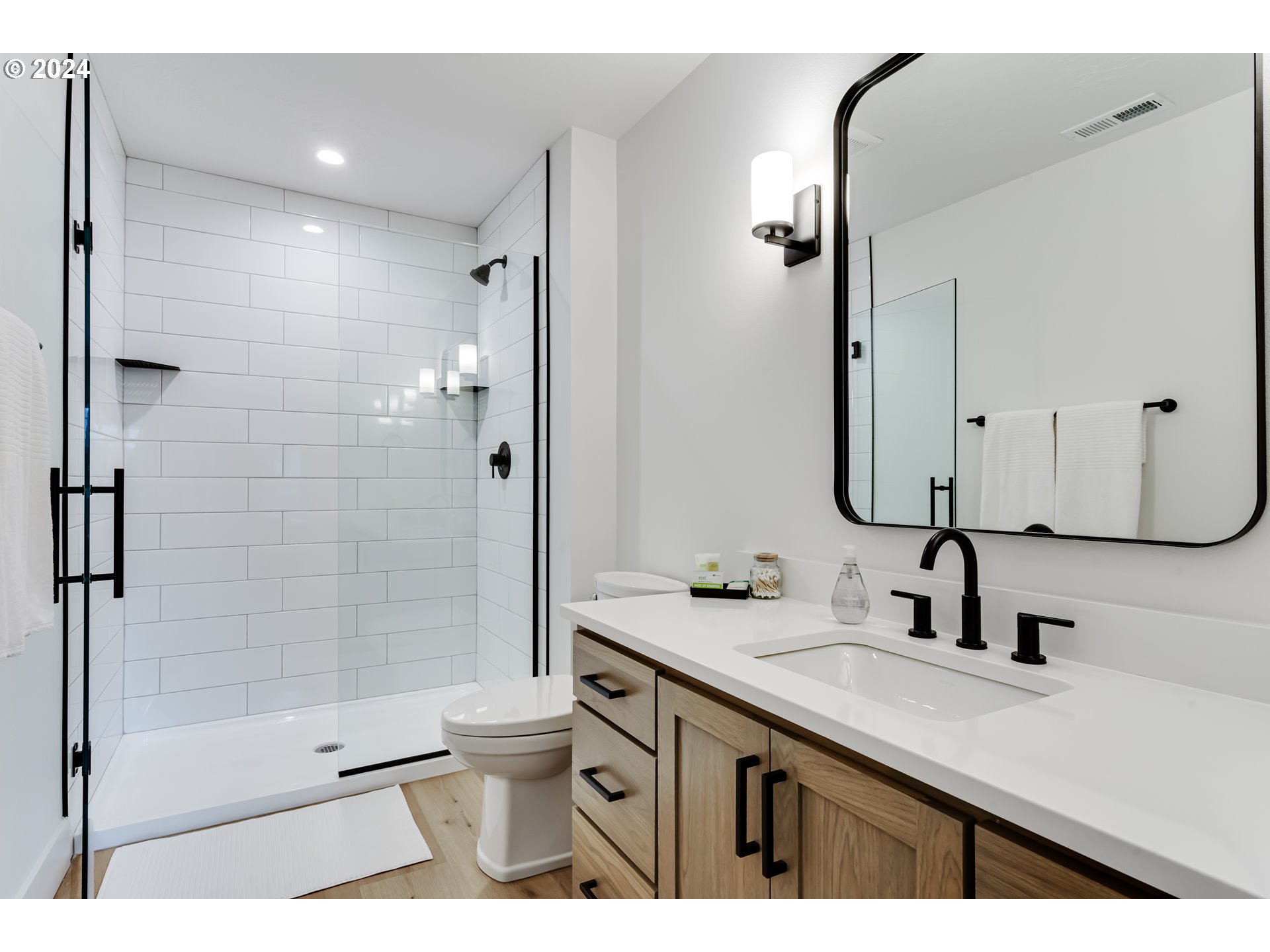 property viewer photo 18