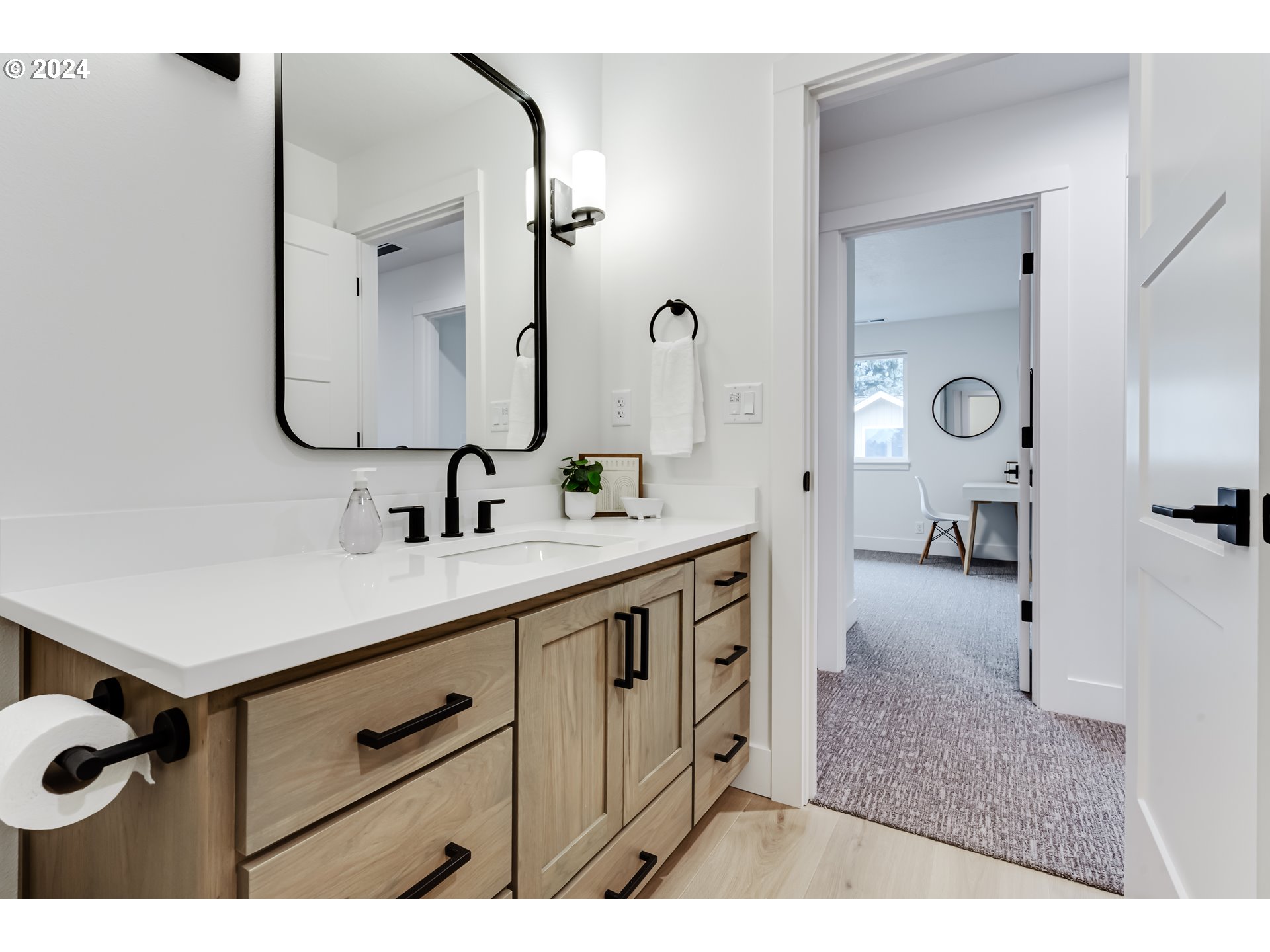property viewer photo 23