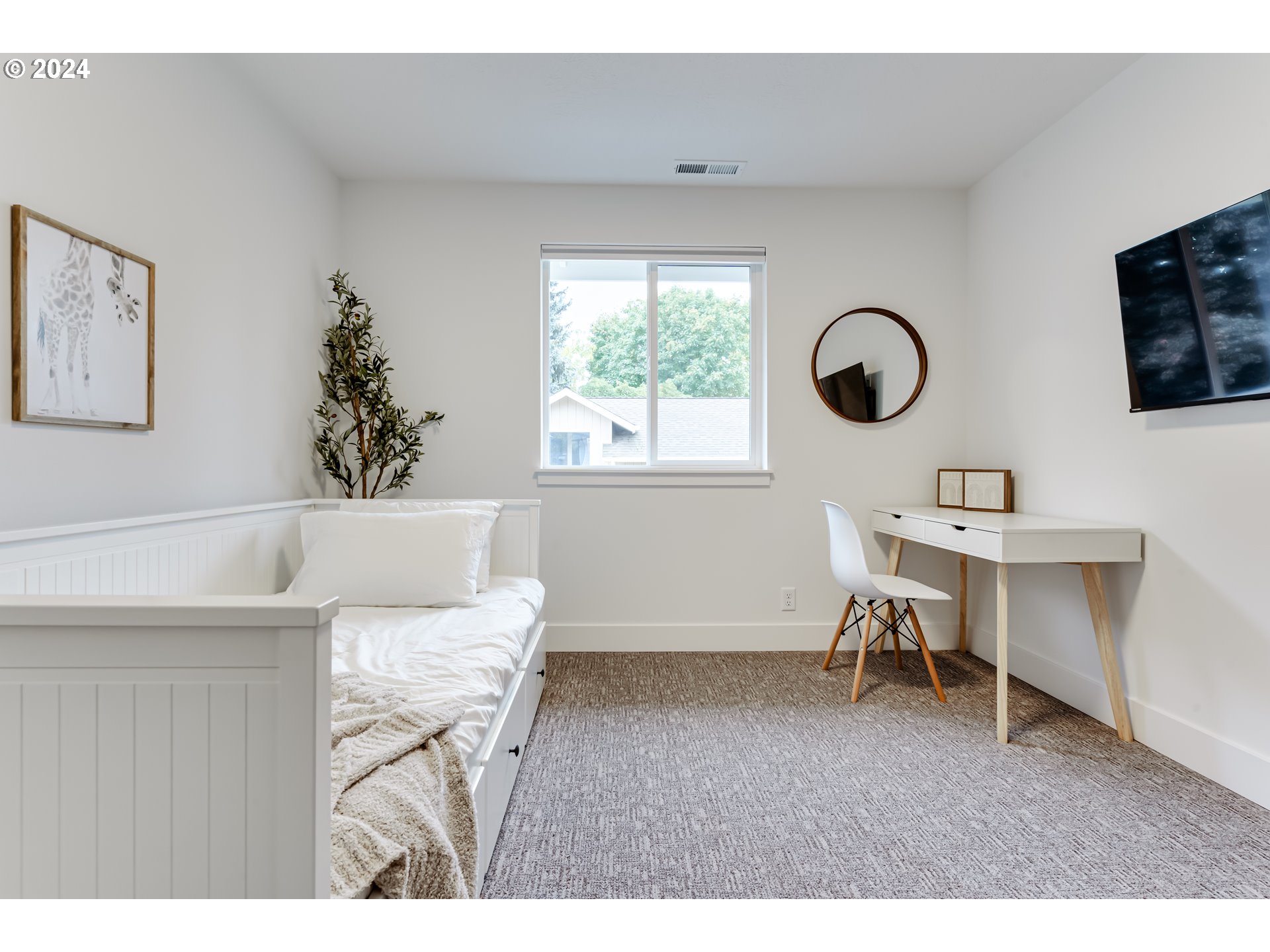 property viewer photo 24