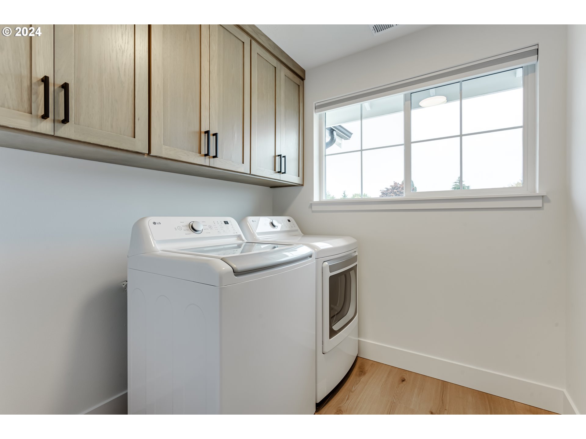 property viewer photo 26