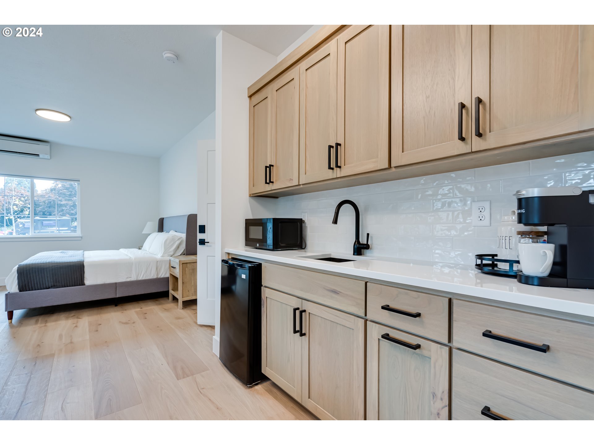 property viewer photo 35
