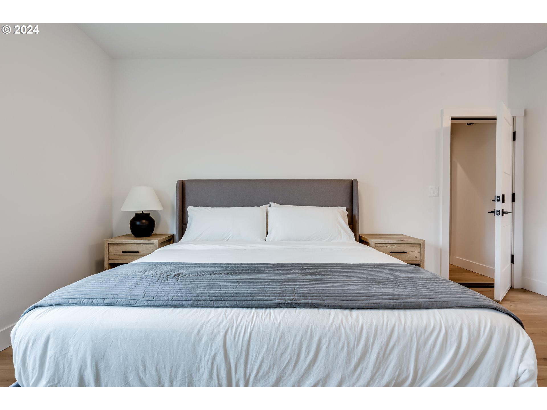 property viewer photo 37