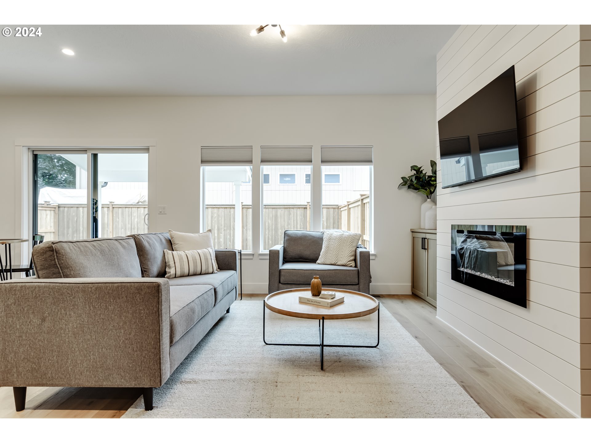 property viewer photo 5