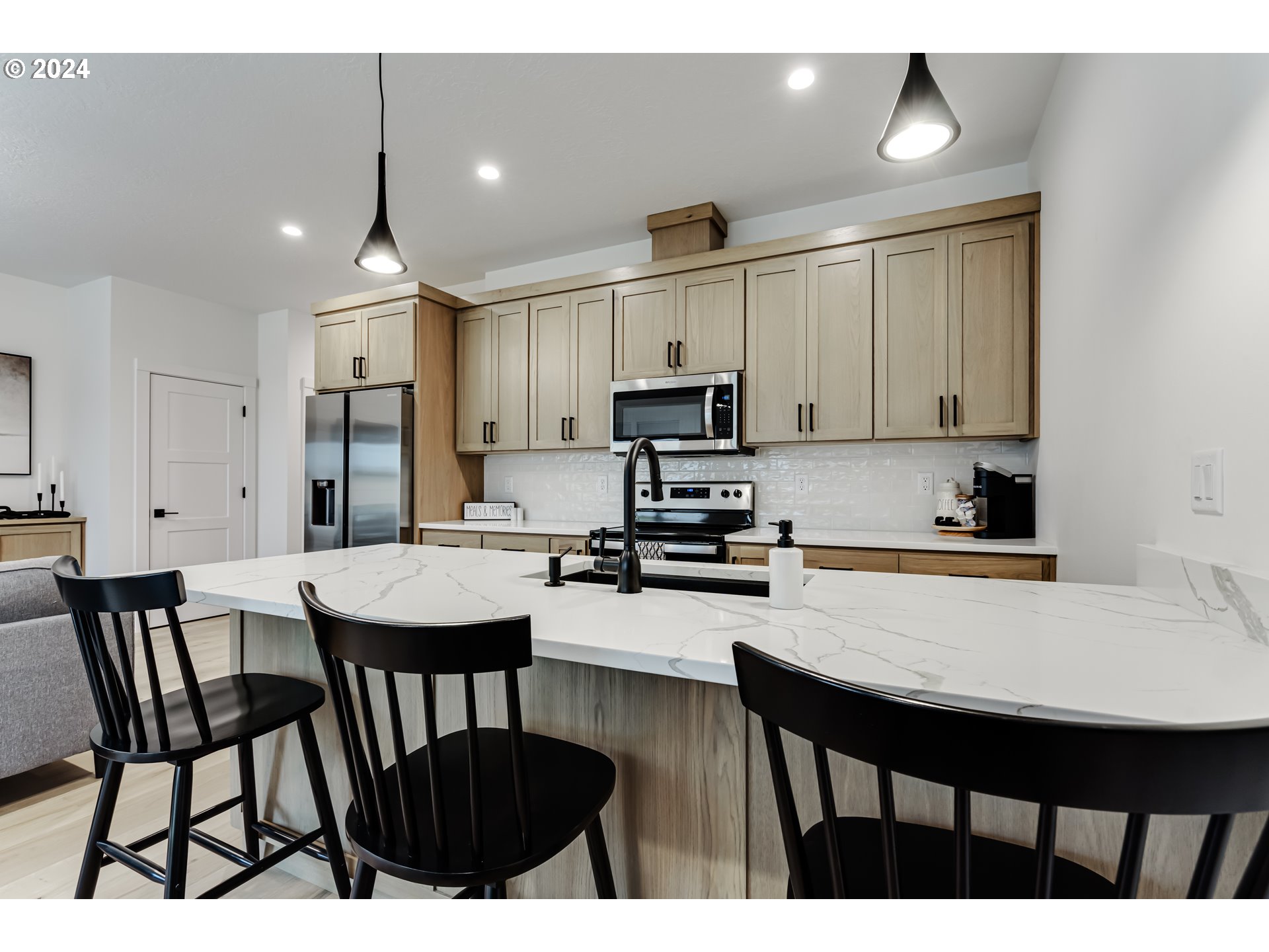 property viewer photo 9