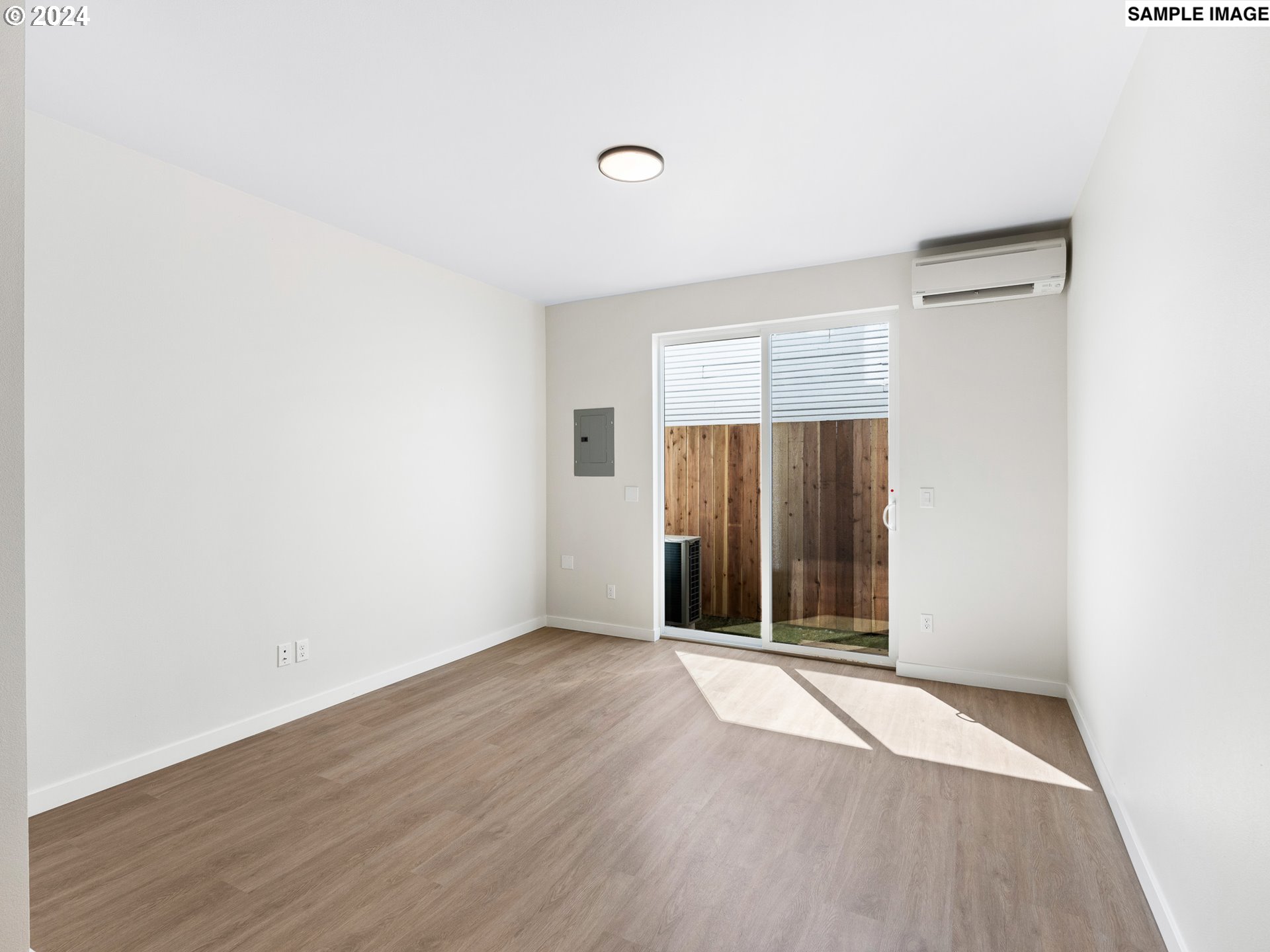 property viewer photo 5