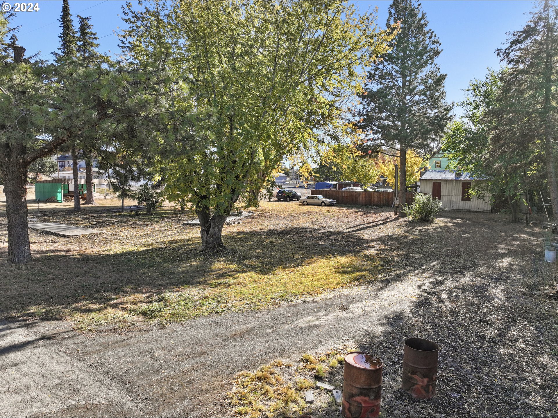 main property photo 32
