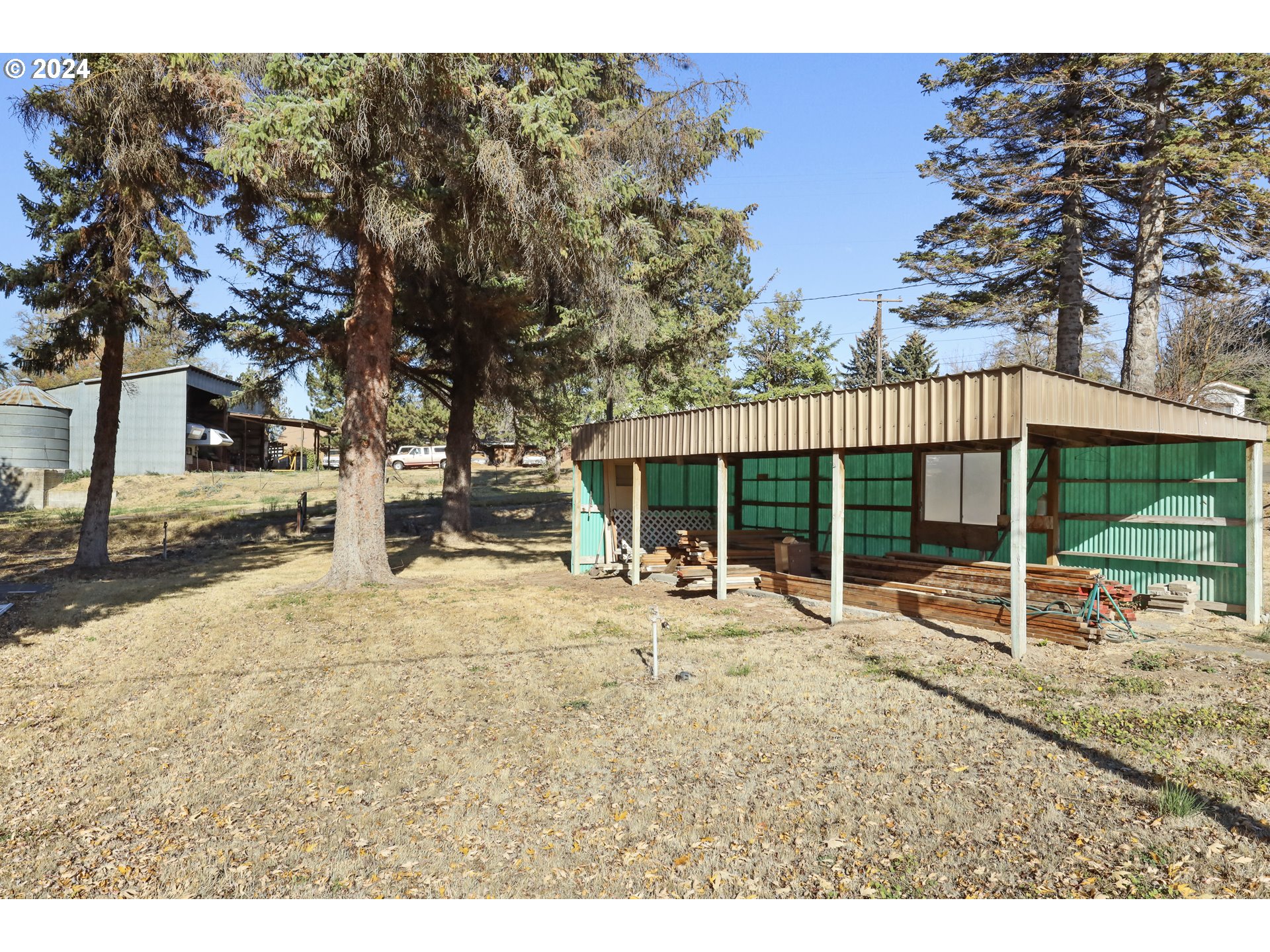 main property photo 4
