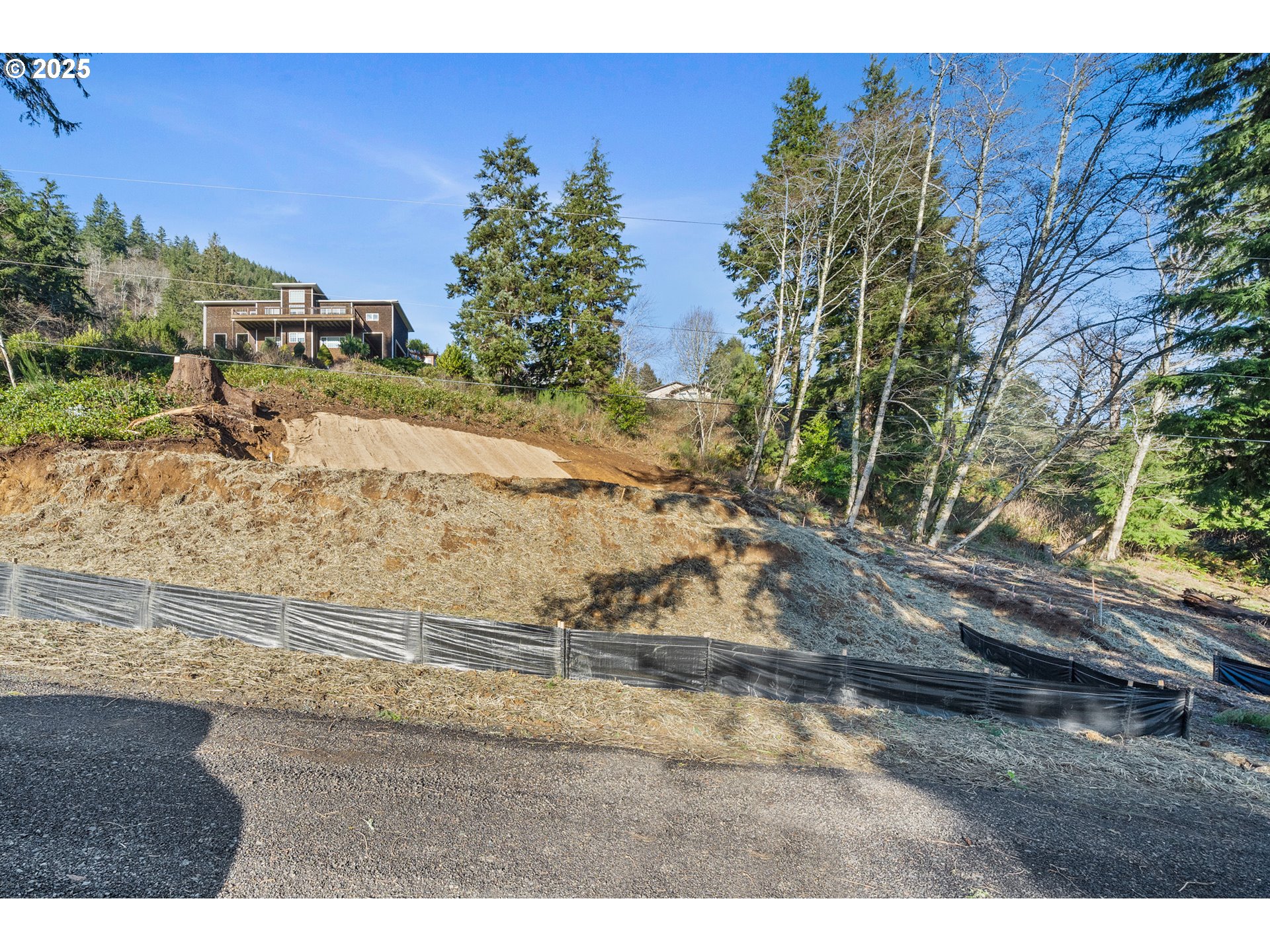 main property photo 18
