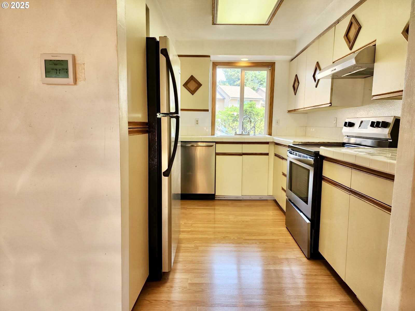 property viewer photo 3