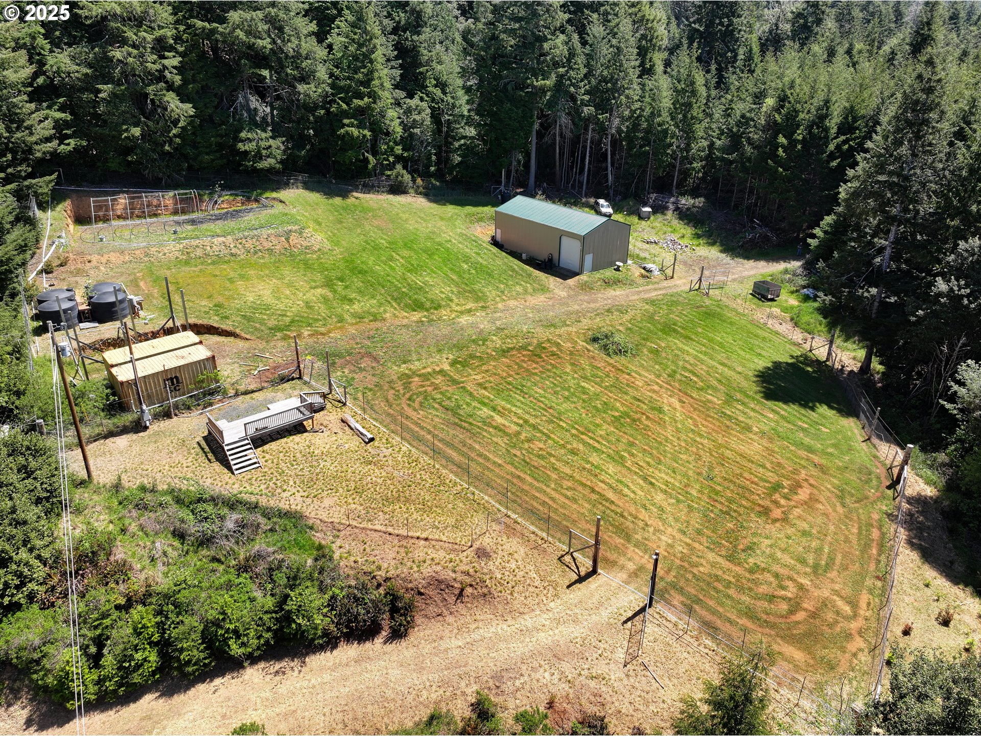 main property photo 41
