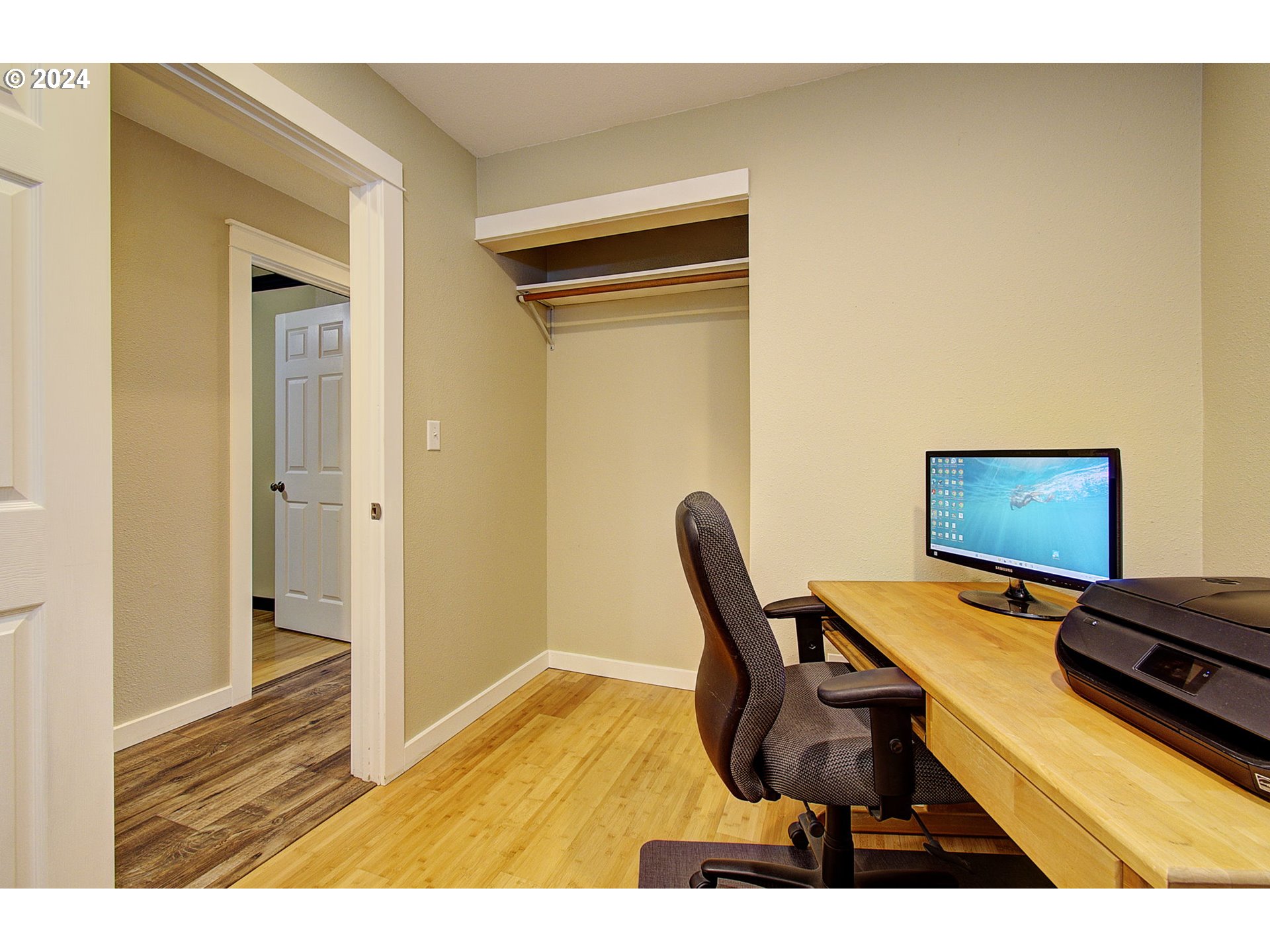 property viewer photo 16