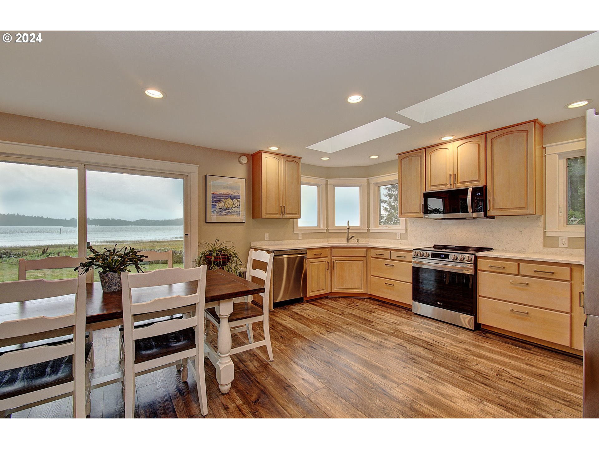 property viewer photo 6