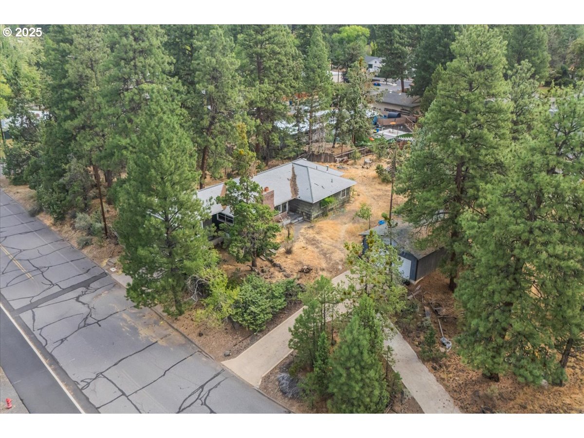 main property photo 20