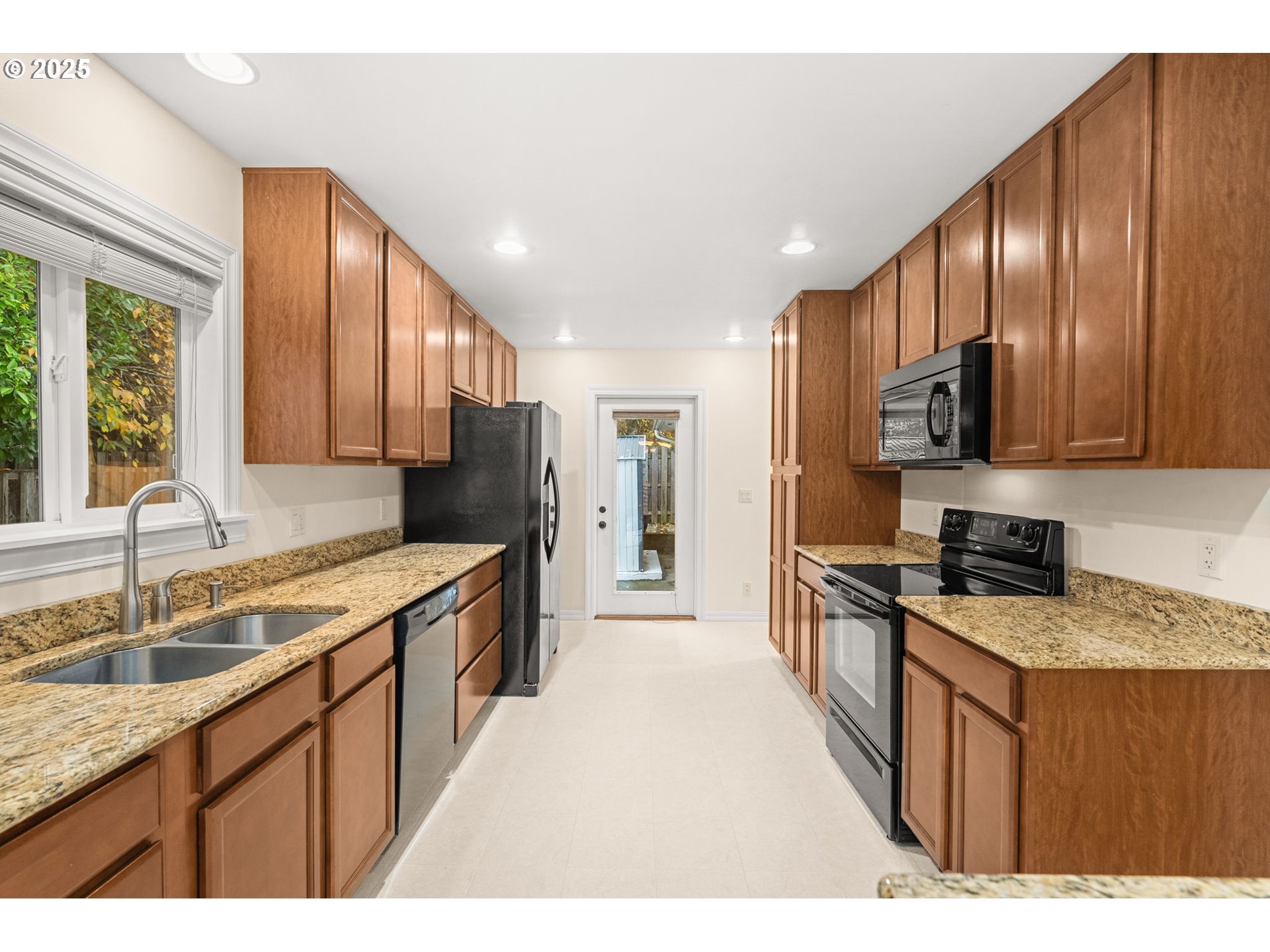 property viewer photo 12