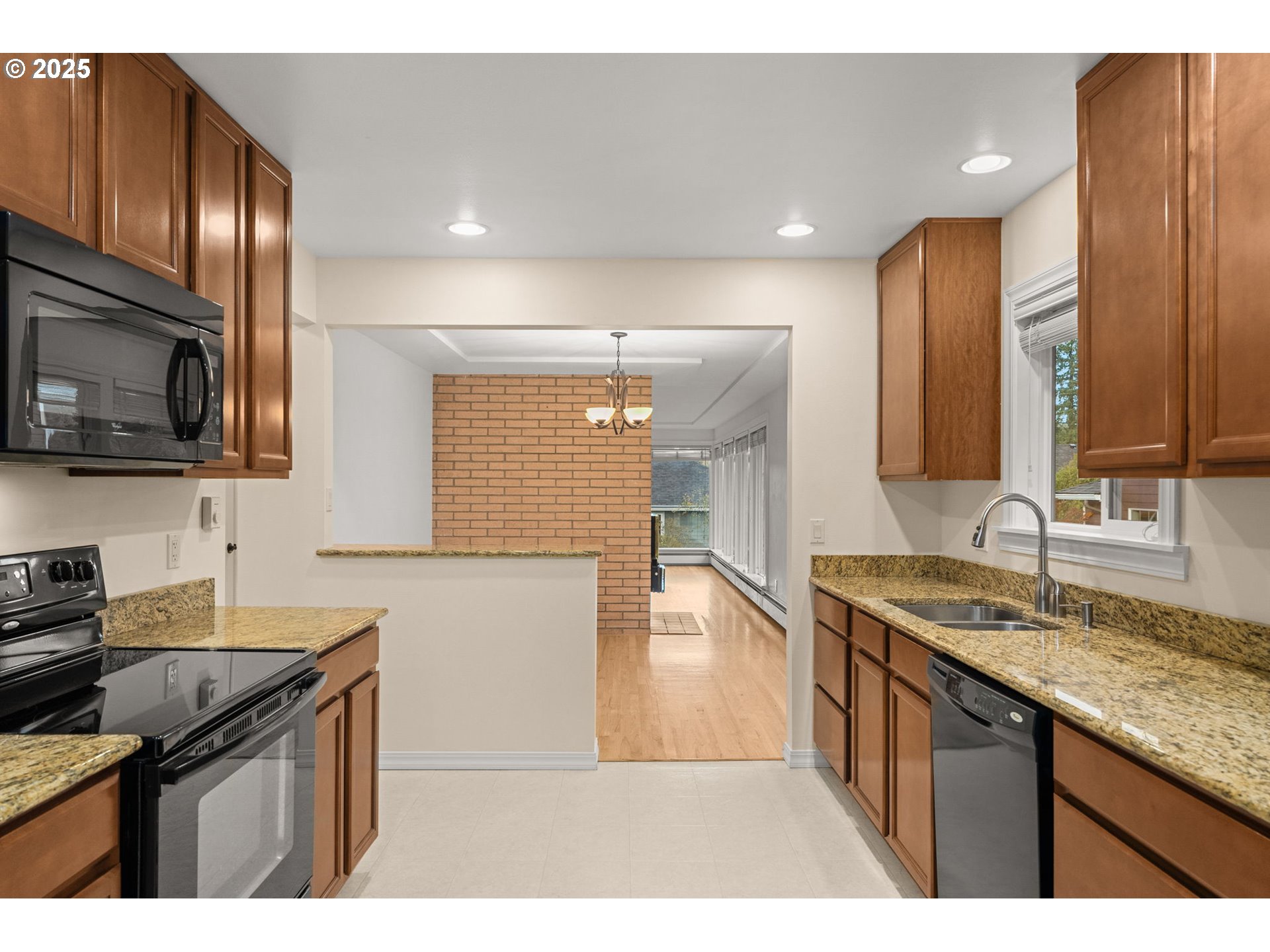 property viewer photo 15