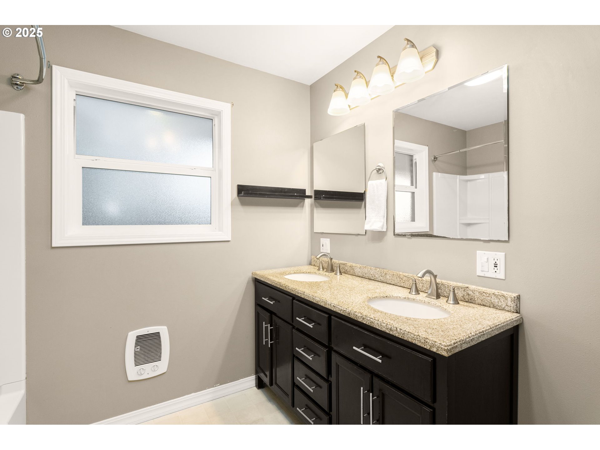 property viewer photo 17