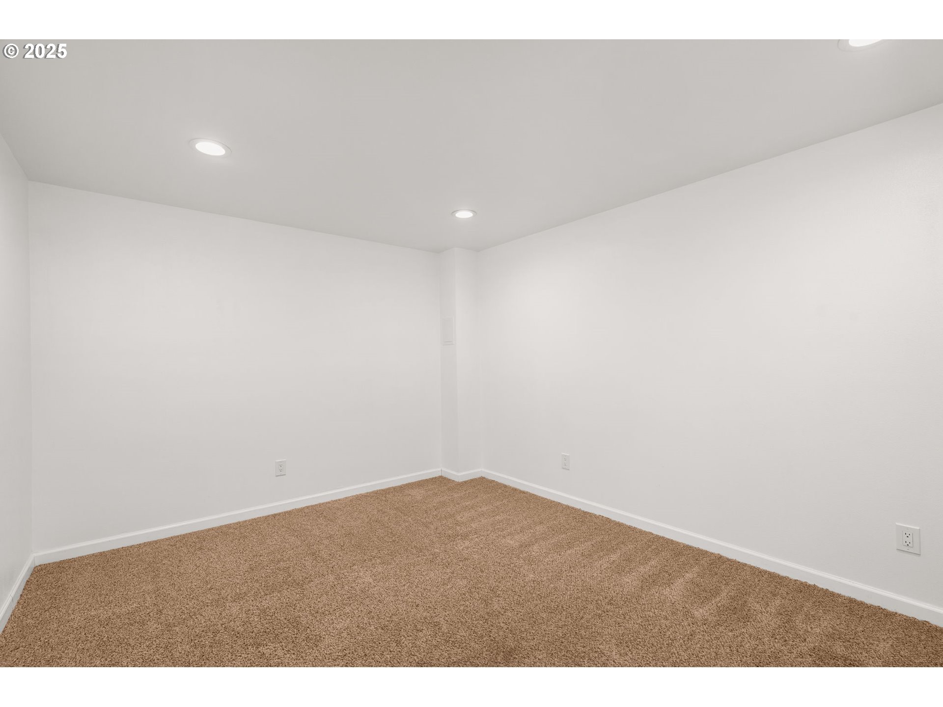 property viewer photo 19