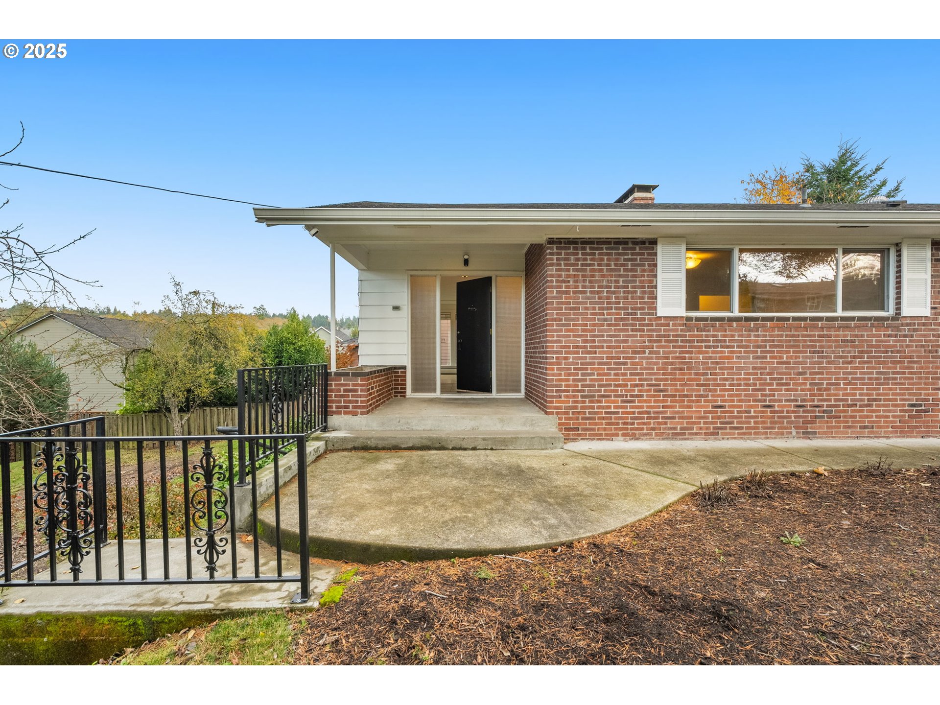 property viewer photo 2