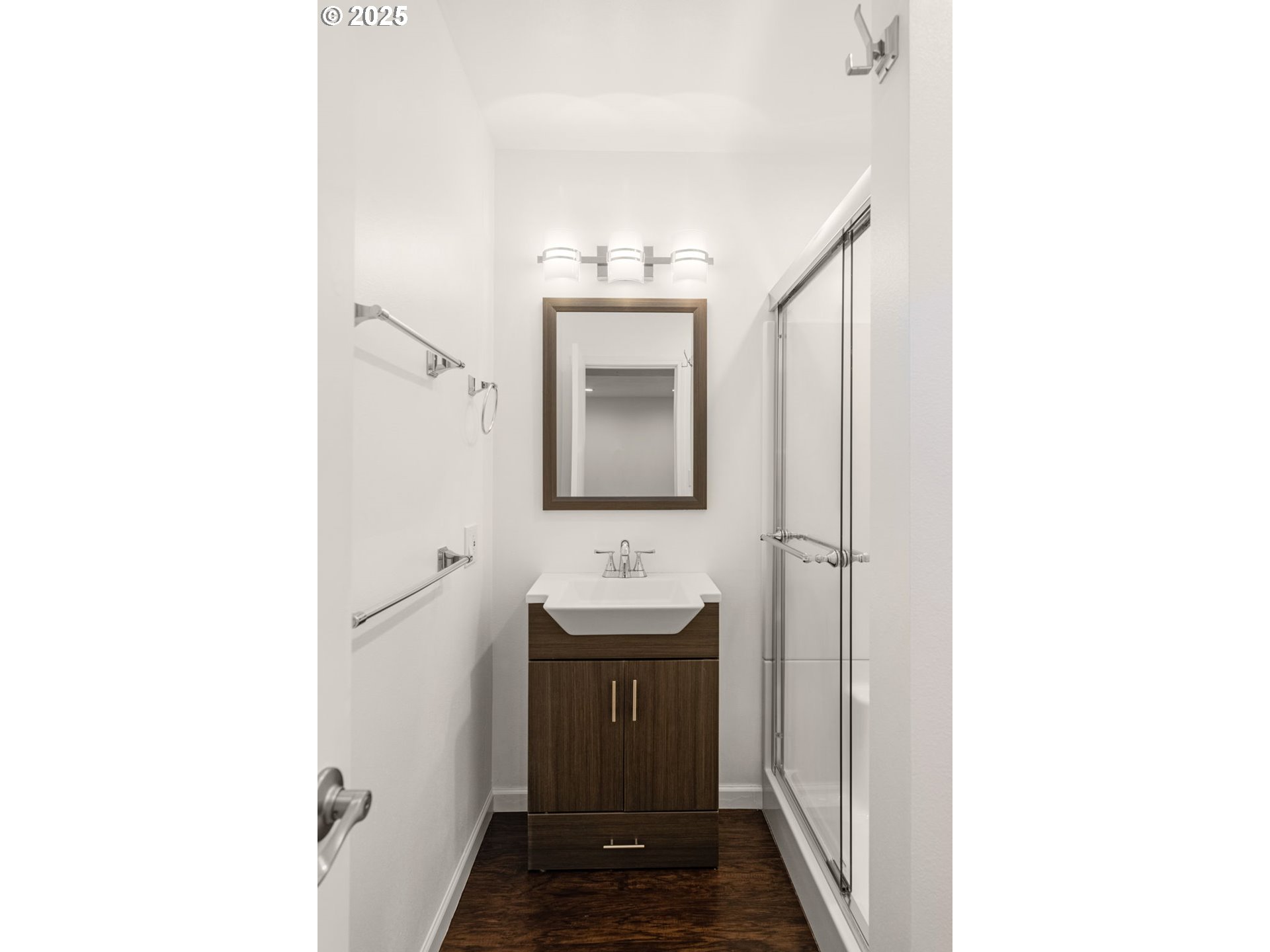 property viewer photo 20