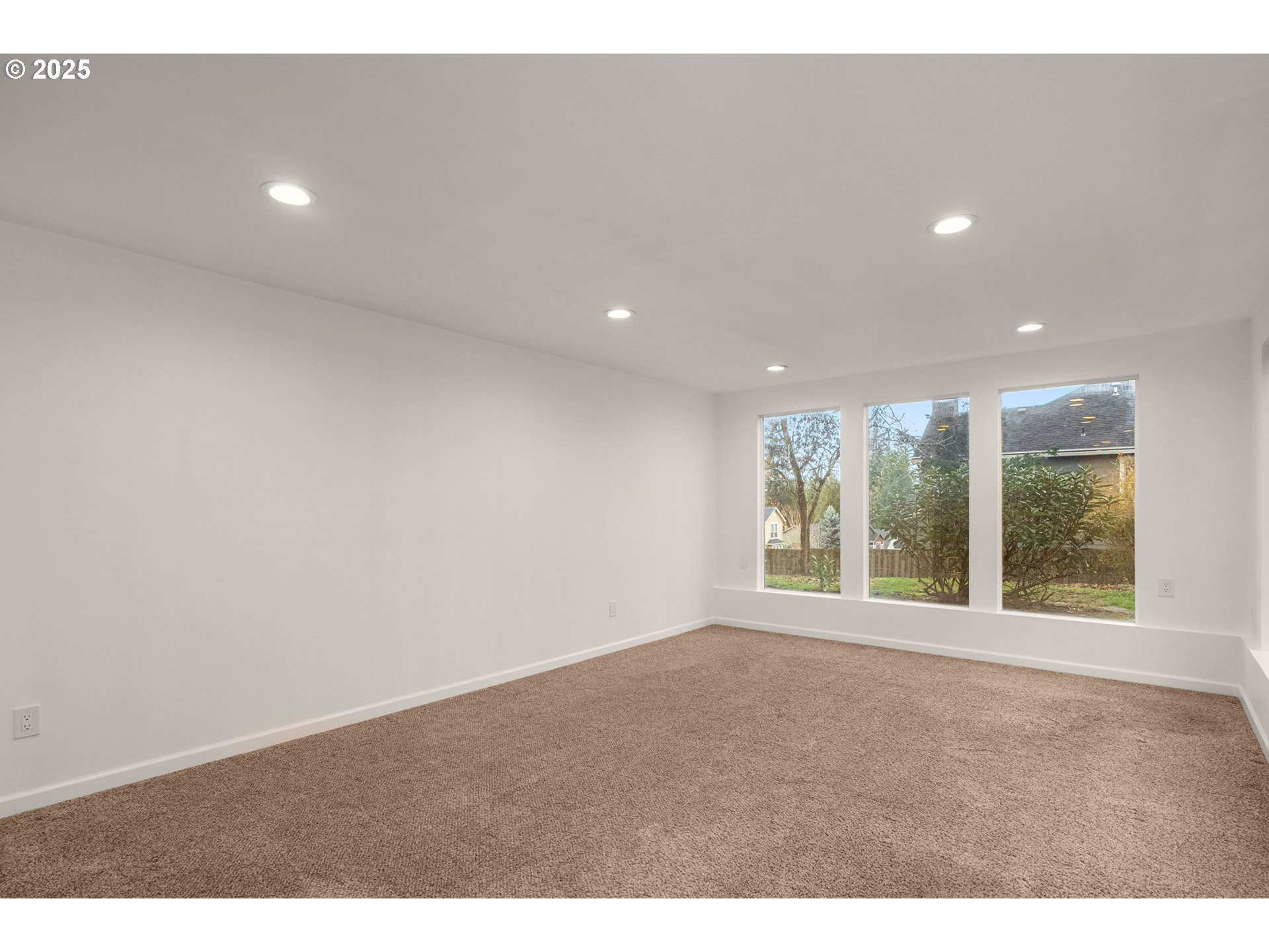 property viewer photo 23