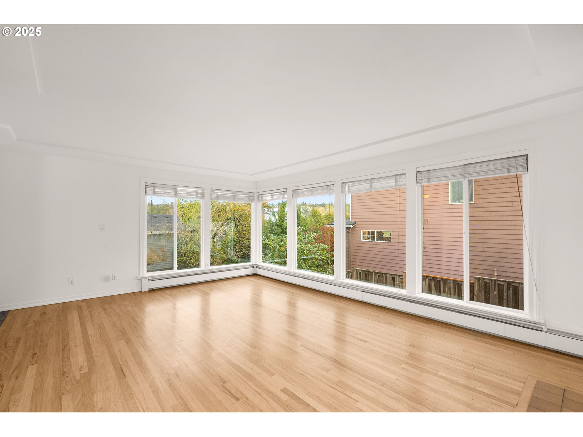 property viewer photo 8