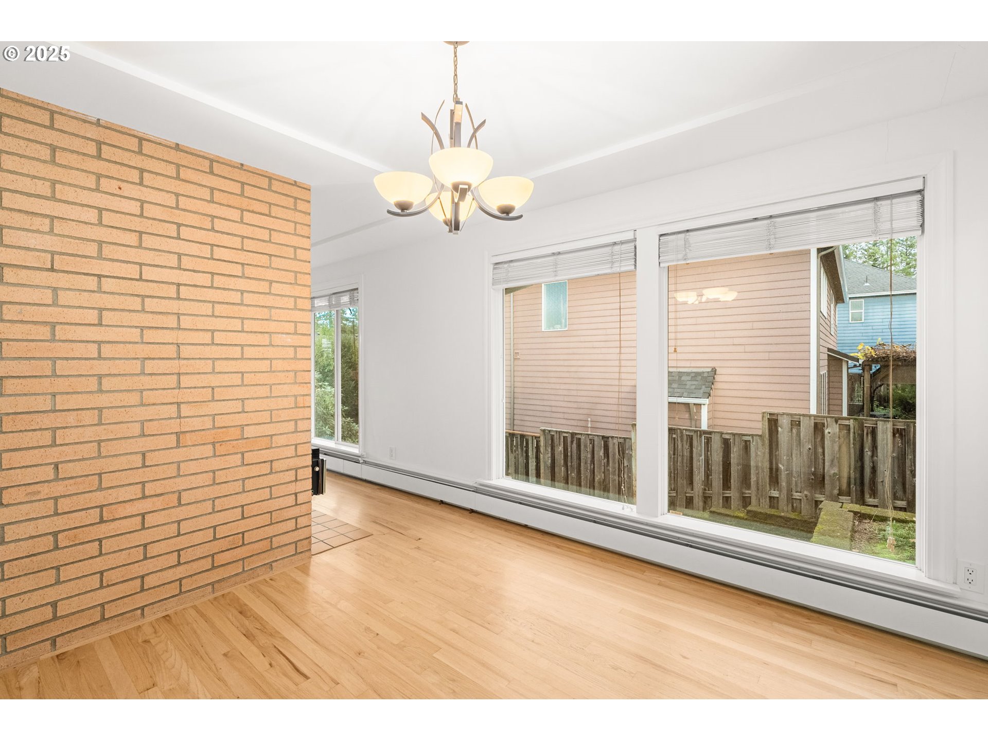 property viewer photo 9