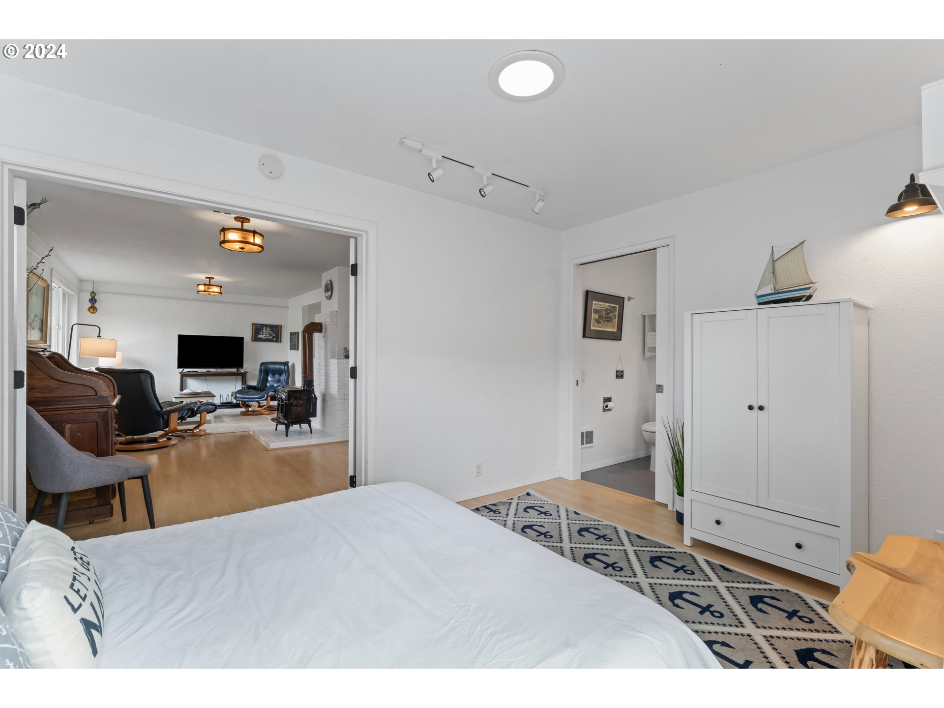 property viewer photo 16
