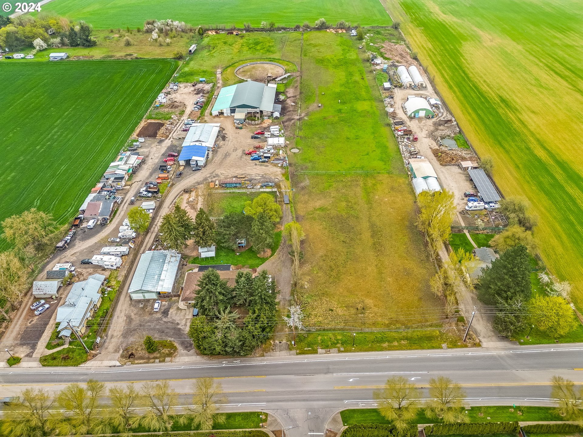 main property photo 5