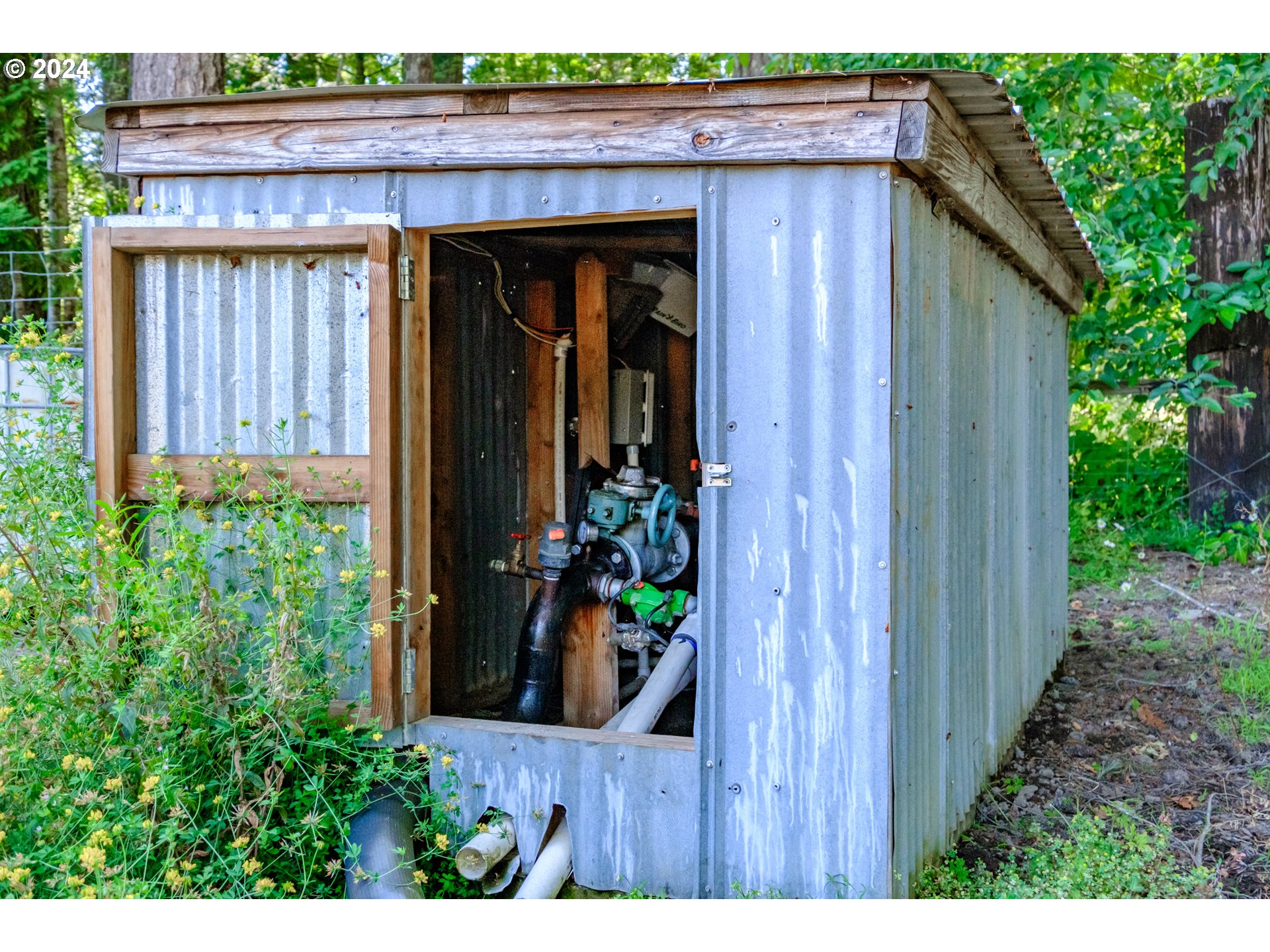main property photo 18