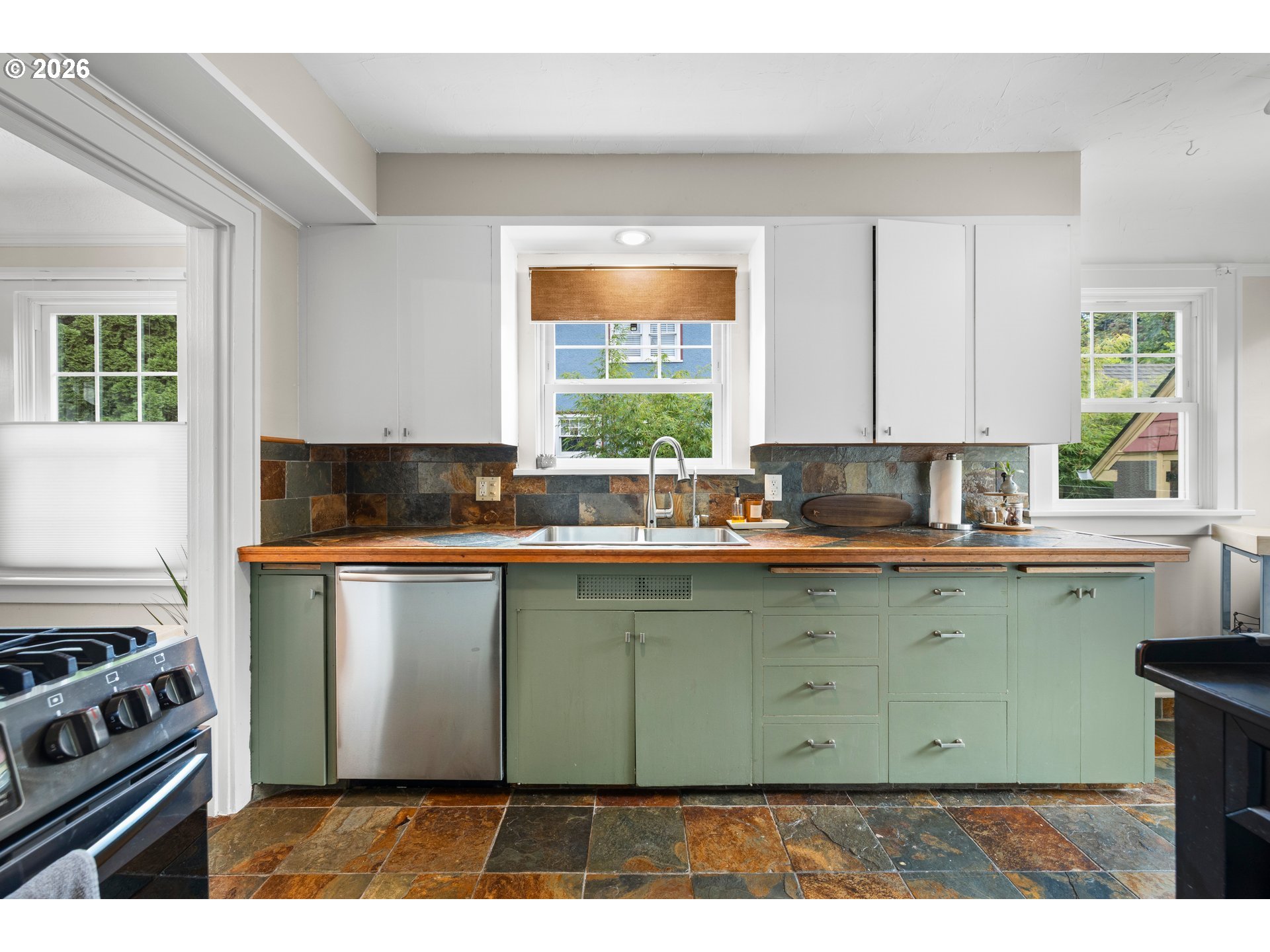 property viewer photo 12